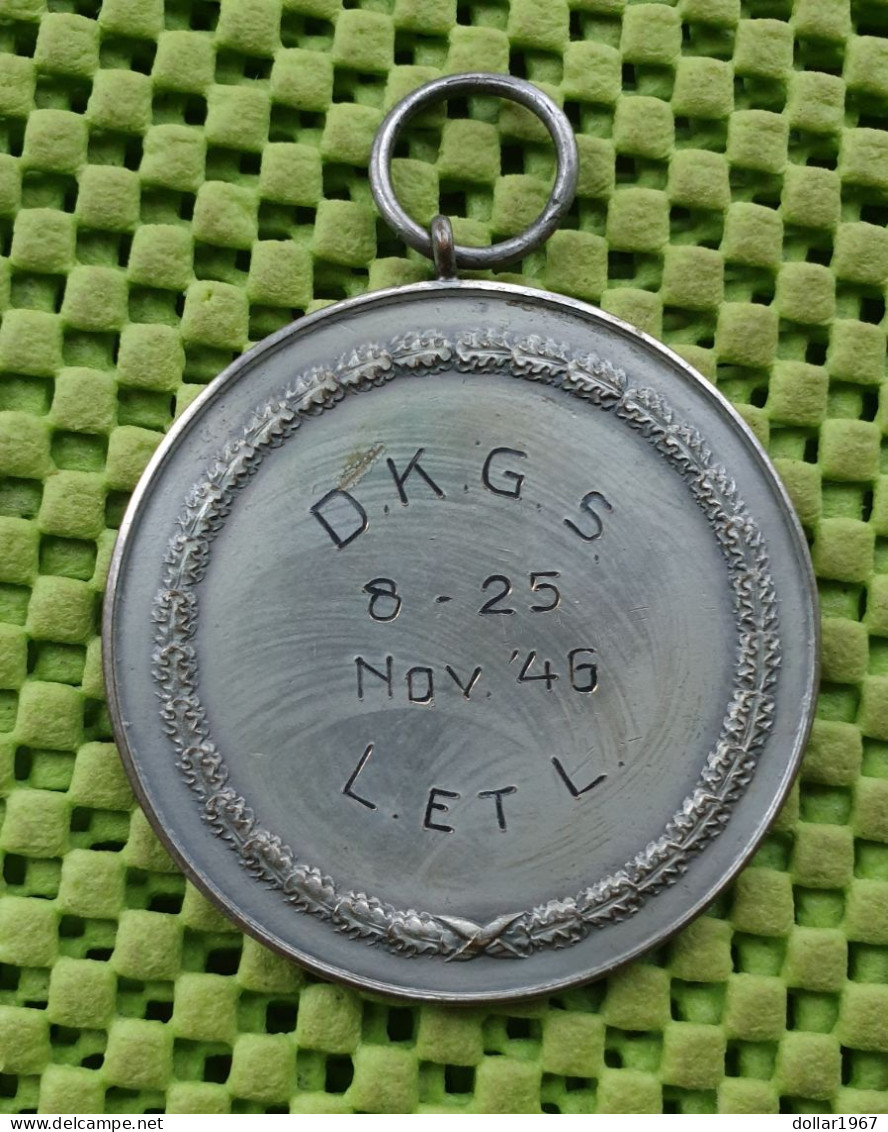 Medaille :   Kaartclub D.K.G.S 8-25-nov 1946 - L Et L  -  Original Foto  !!  Medallion  Dutch - Sonstige & Ohne Zuordnung