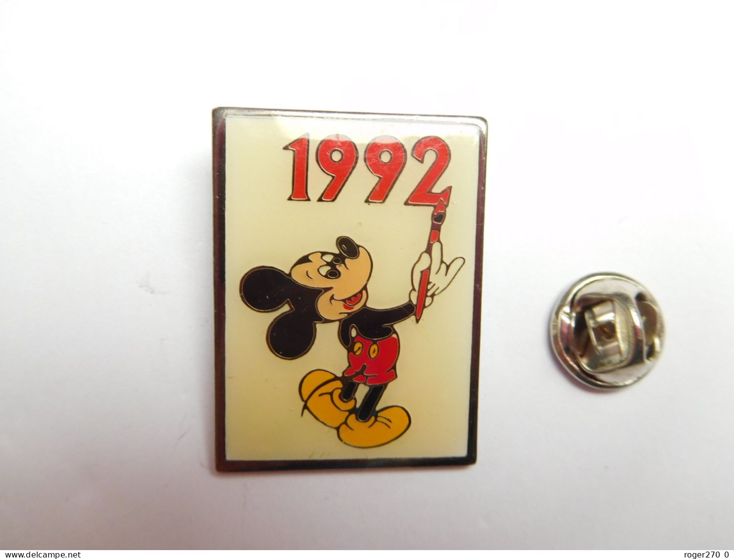 Superbe Pin's , Disney  , Euro Disney 1992  , époxy , Signé Winner - Disney