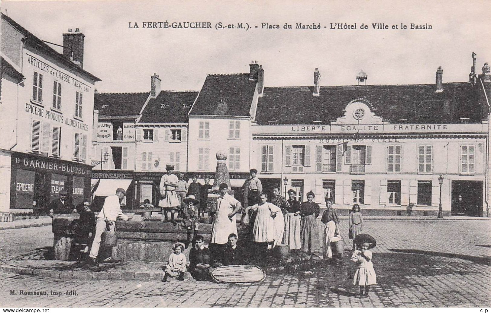 La Ferté Gaucher - Place Marché - L'Hotel De Ville -  CPA °Jp - La Ferte Gaucher