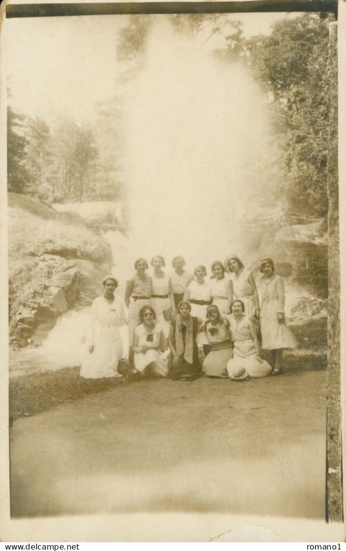 31)  SAINT FERREOL  - Carte Photo De La Famille Goros Devant La Gerbe Le 5 Juillet 1931 - Saint Ferreol