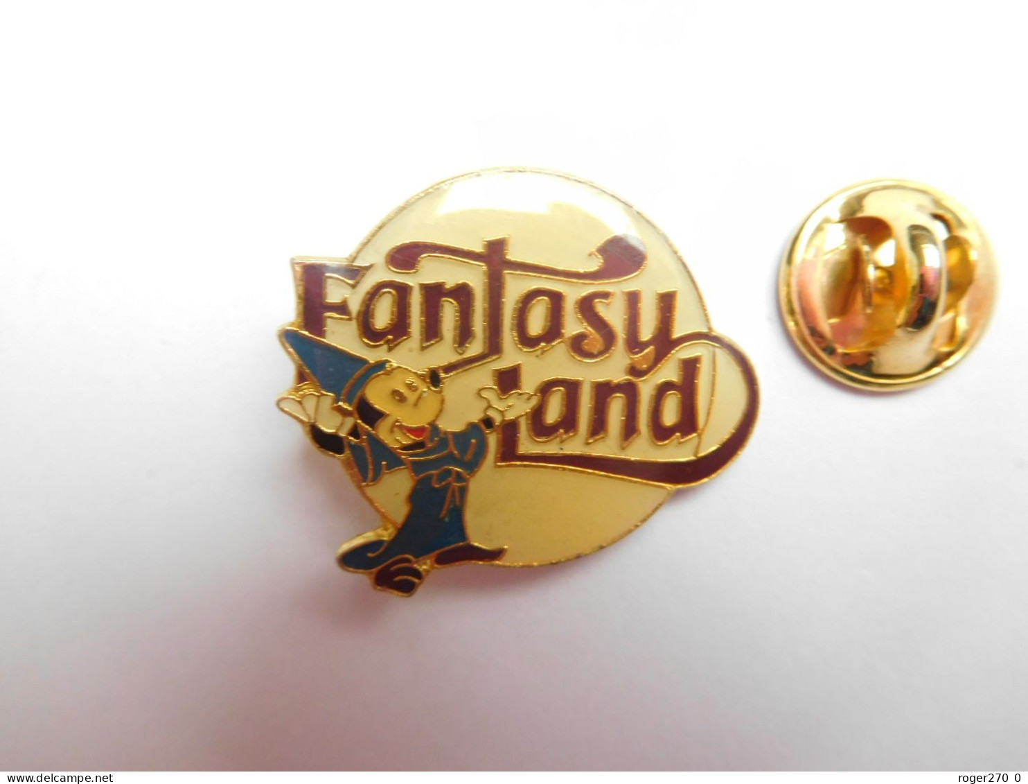 Beau Pin's , Disney  , Fantasy Land - Disney