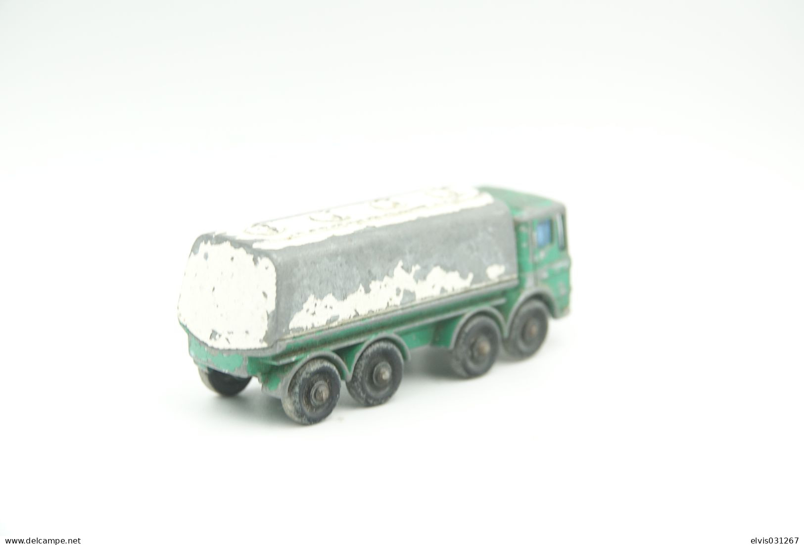 Matchbox Lesney 32C2 LEYLAND PETROL TANKER - Regular Wheels, Issued 1968, Scale 1/64 - Matchbox (Lesney)