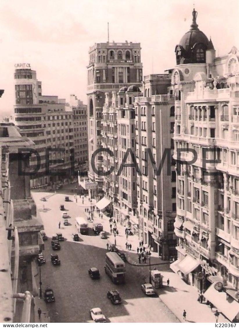 REAL PHOTO ESPAÑA SPAIN MADRID UNA CALLE EN 1955 (ES UNA FOTO) - Madrid