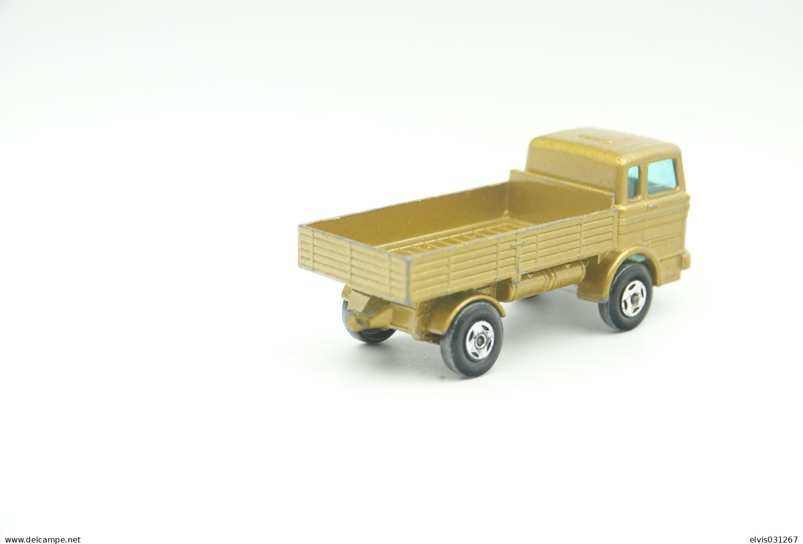 Matchbox Lesney MB1-A4 Mercedes Truck, Issued 1970, Scale : 1/64 - Lesney