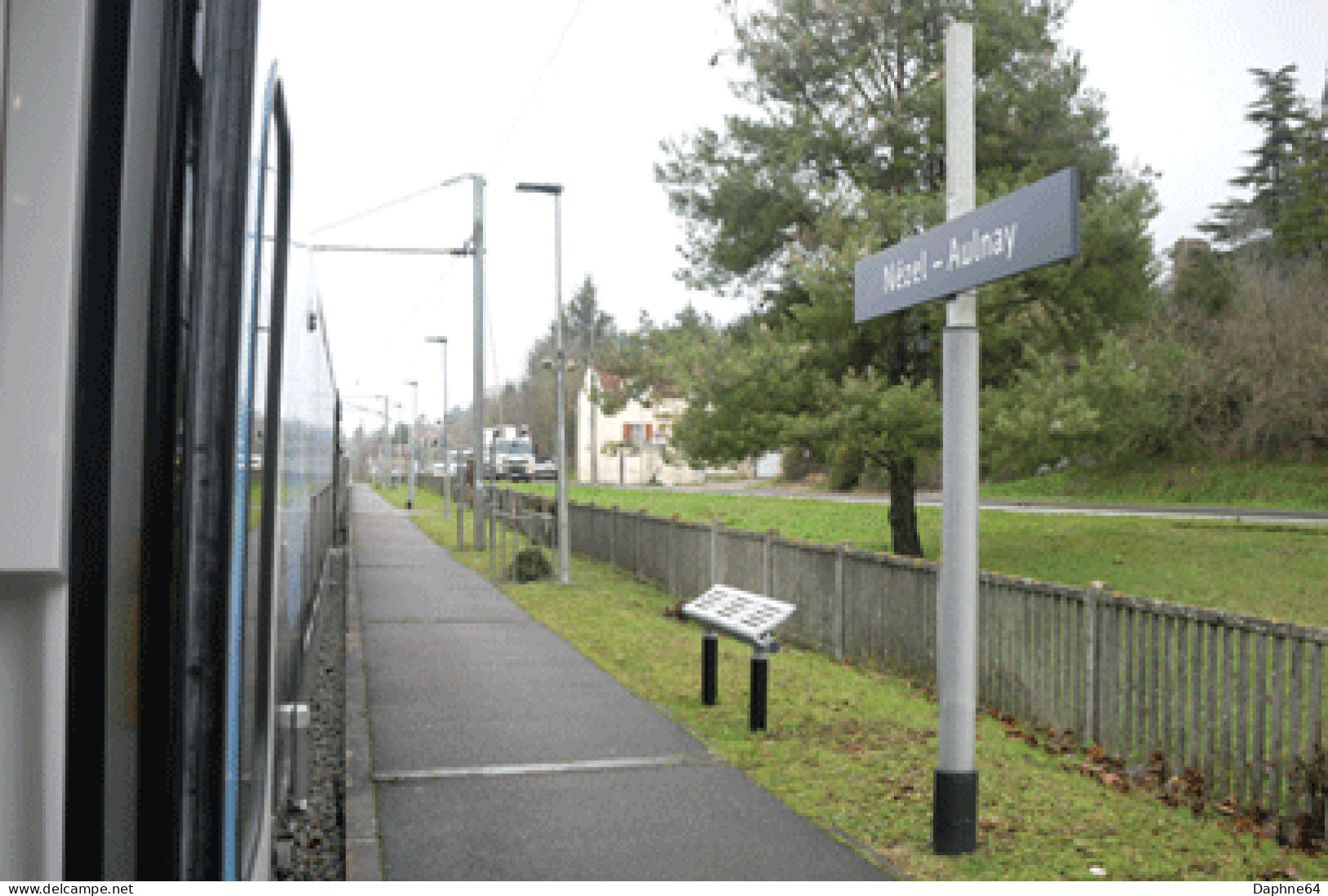 Nézel - Aulnay - SNCF - RER à Quai  - 10298 - Epone