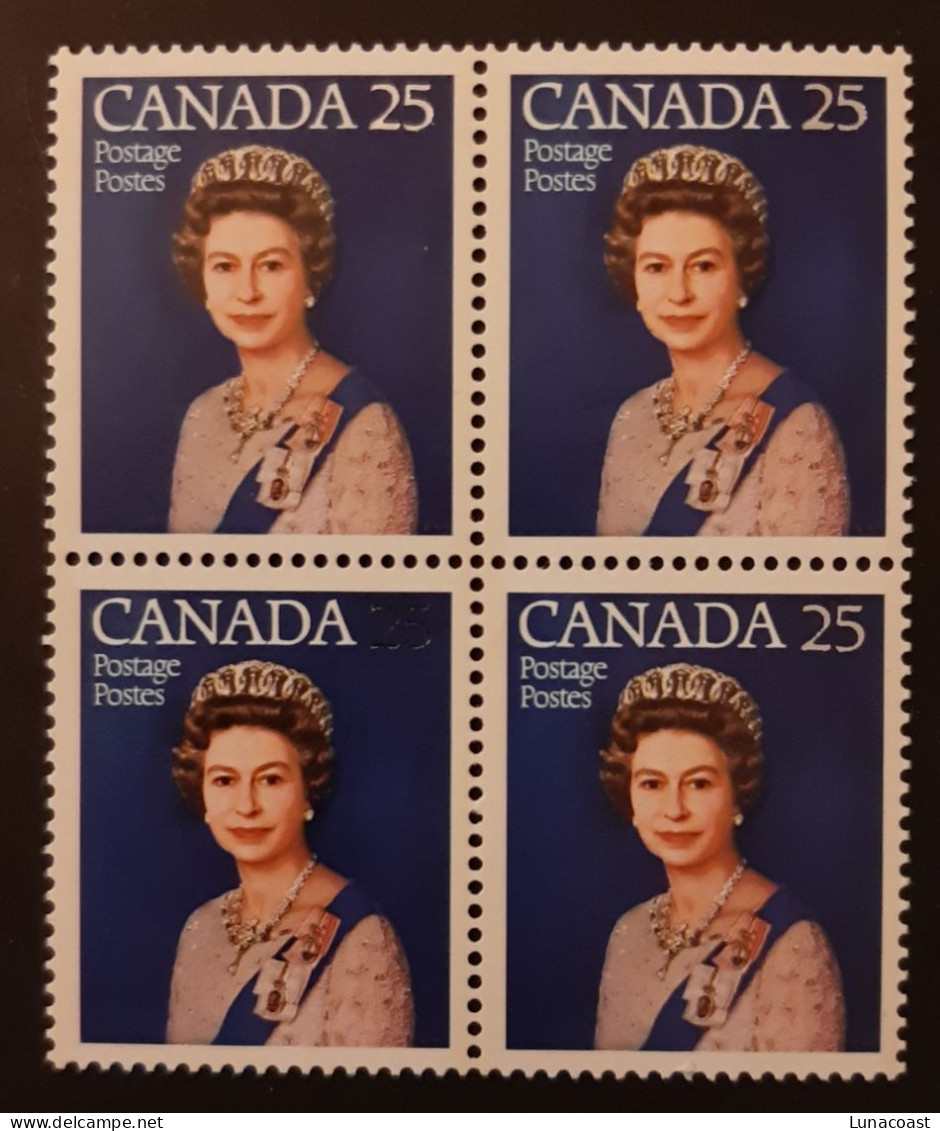 Canada 1977 MNH Sc #704**  4 X 25c Block, Silver Jubilee - Ongebruikt