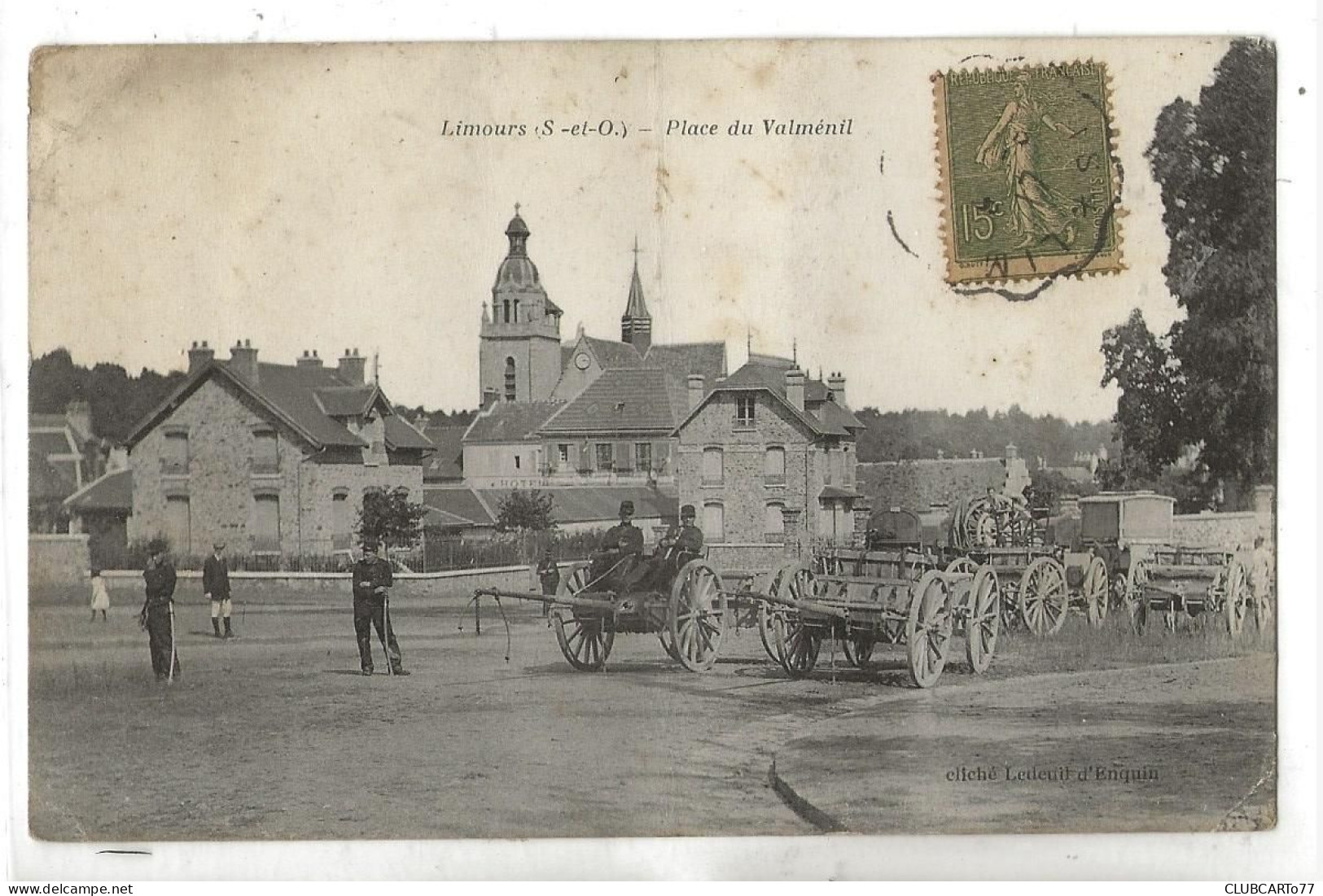 Limours (91) : Le Parc Des Attelages Militaires Place Du Valménil En 1917 (animé) ETAT PF. - Limours