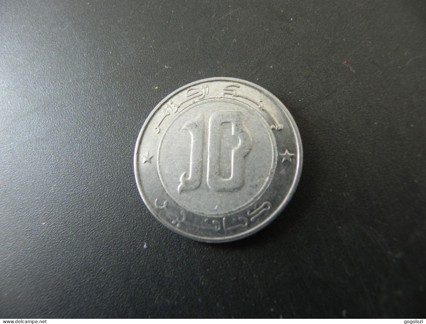 Algeria 10 Dinars 2004 - Argelia