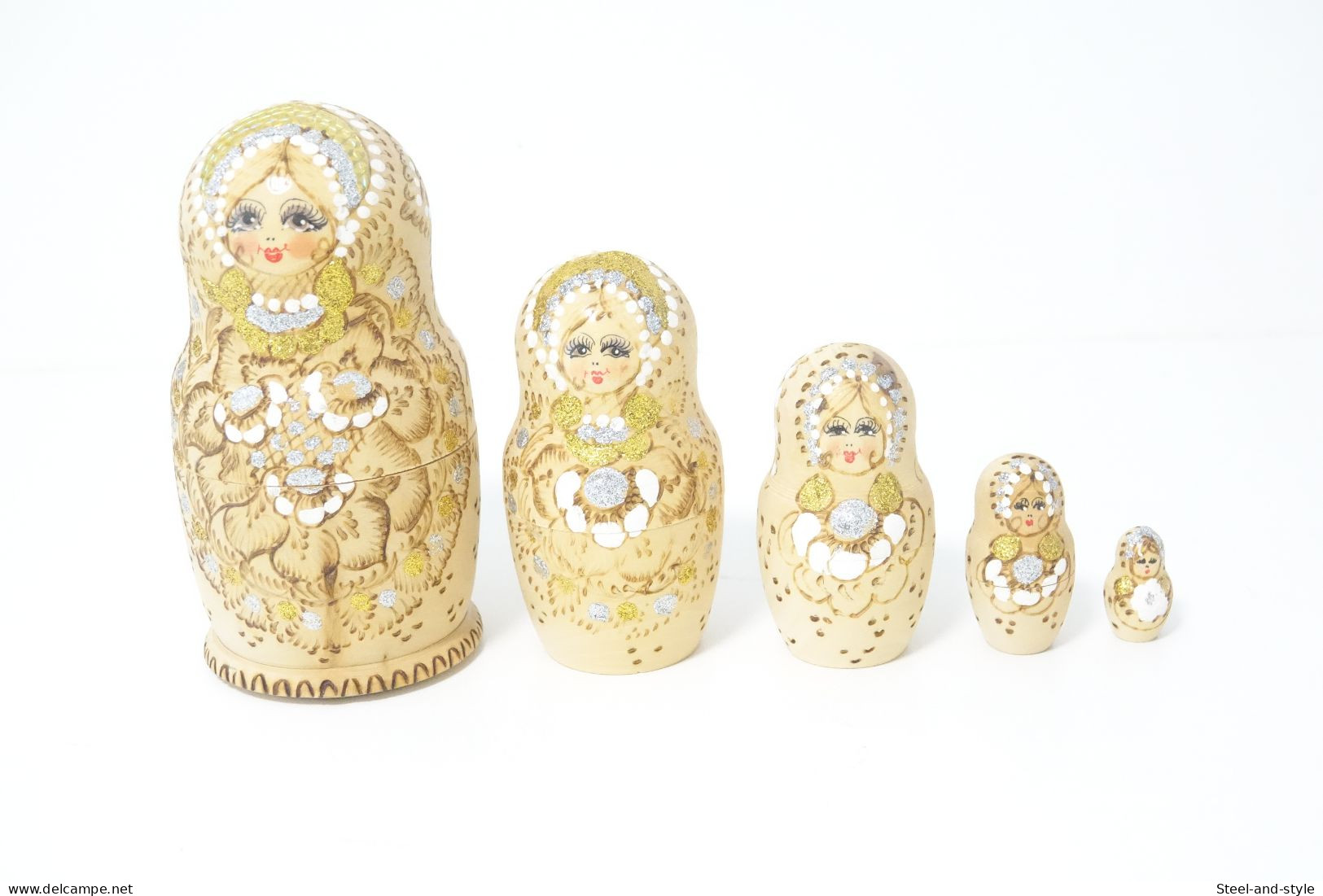 Design :  NESTING DOLLS : FOLK ART COMPLETE SET OF 5 - Matryoshka - Hand Painted - Made In Russia USSR - 1980's - H:12cm - Oriental Art