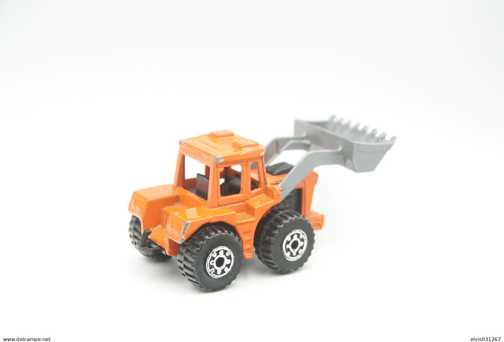 Matchbox Lesney MB29-C41 TRACTOR SHOVEL, Issued 1976, Scale : 1/64 - Matchbox (Mattel)