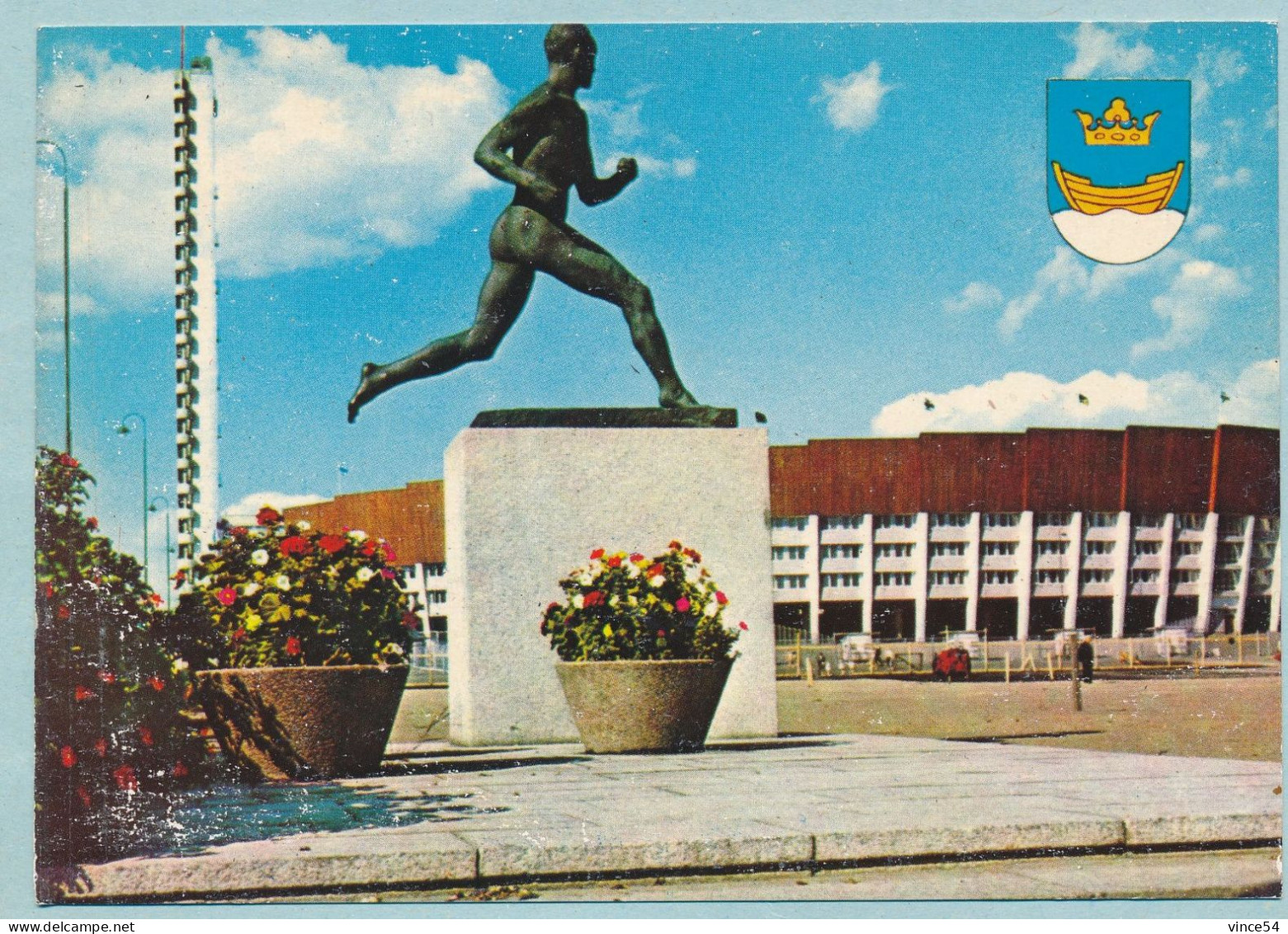 HELSINKI HELSINGFORS - Paavo Nurmen Patsas Ja Olympia Stadion - Paavo Nurmi's Statue And Olympic Stadium - Finnland