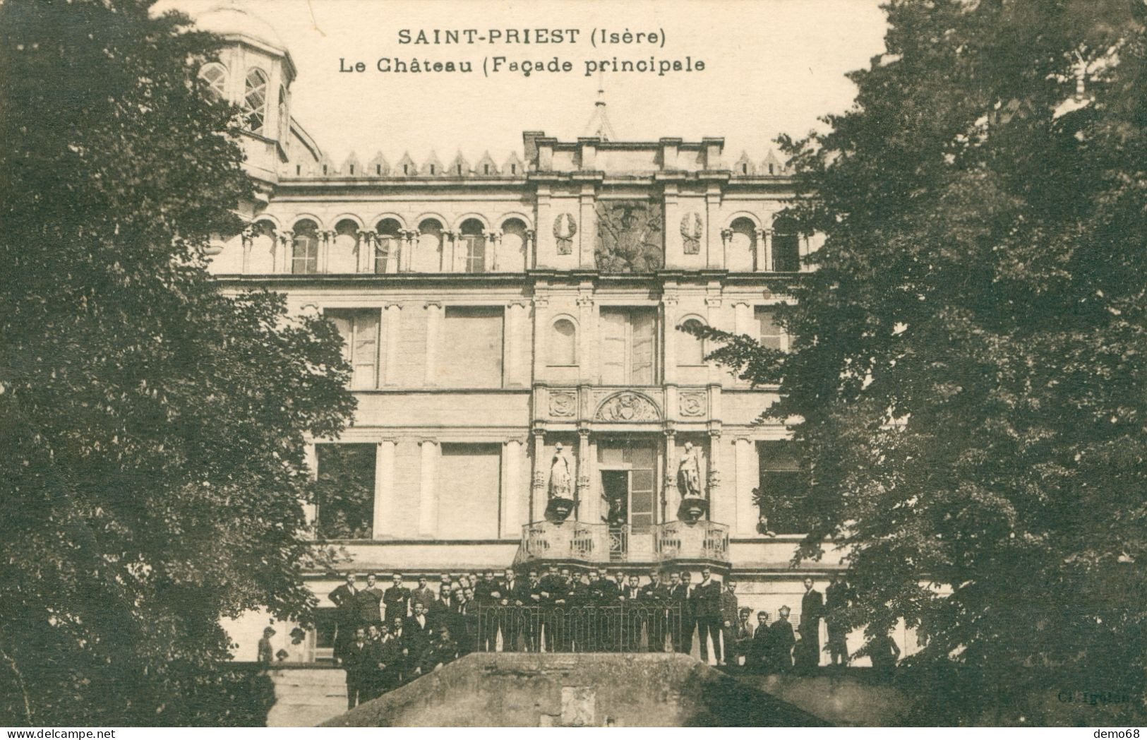 Saint Priest CPA 69 ? Isère 38 ? Le Château Façade Principale Carte Animée Sur Escalier (petit Pli) 1929 - Saint Priest