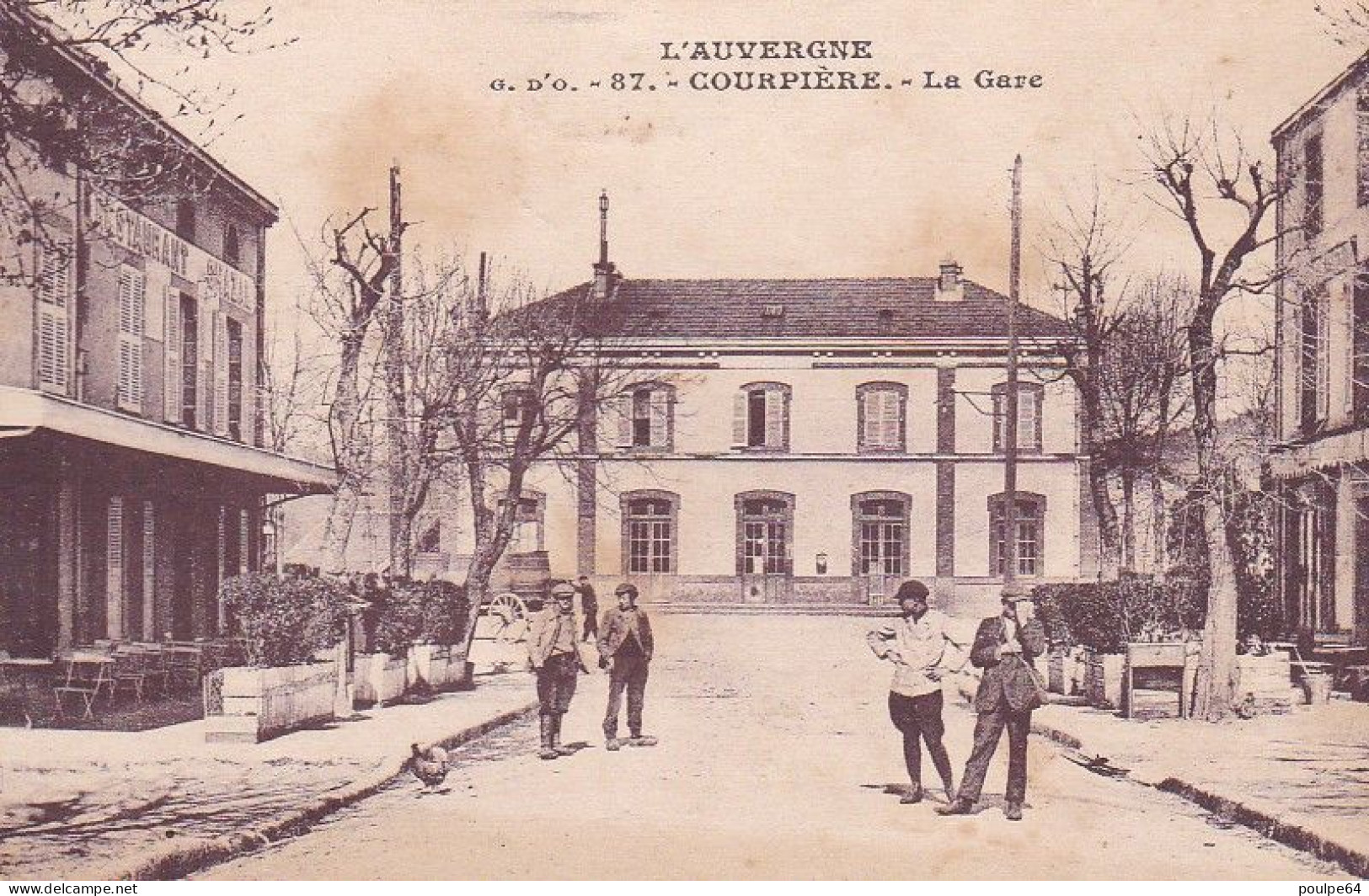 La Gare : Vue Extérieure - Courpiere