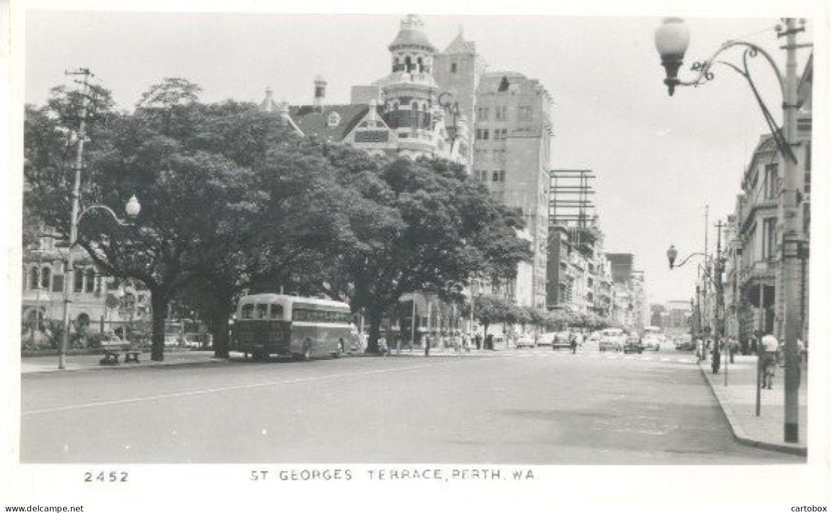 Australië, Perth W.A., St Georges Terrace (met Klassieke Autobus)   ( Originele Fotokaart RPPC) - Perth