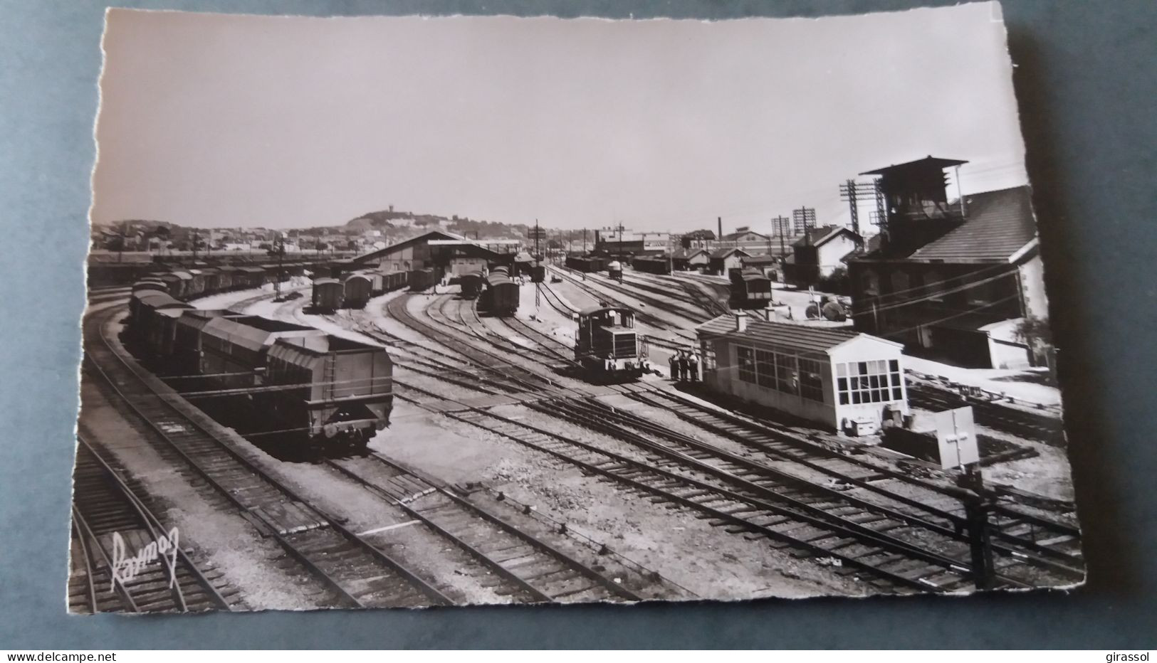 CPSM GARE AVEC TRAIN LOCOMOTIVE WAGONS ARGENTEUIL 95 GARE DE TRIAGE ED RAYMON - Stations With Trains