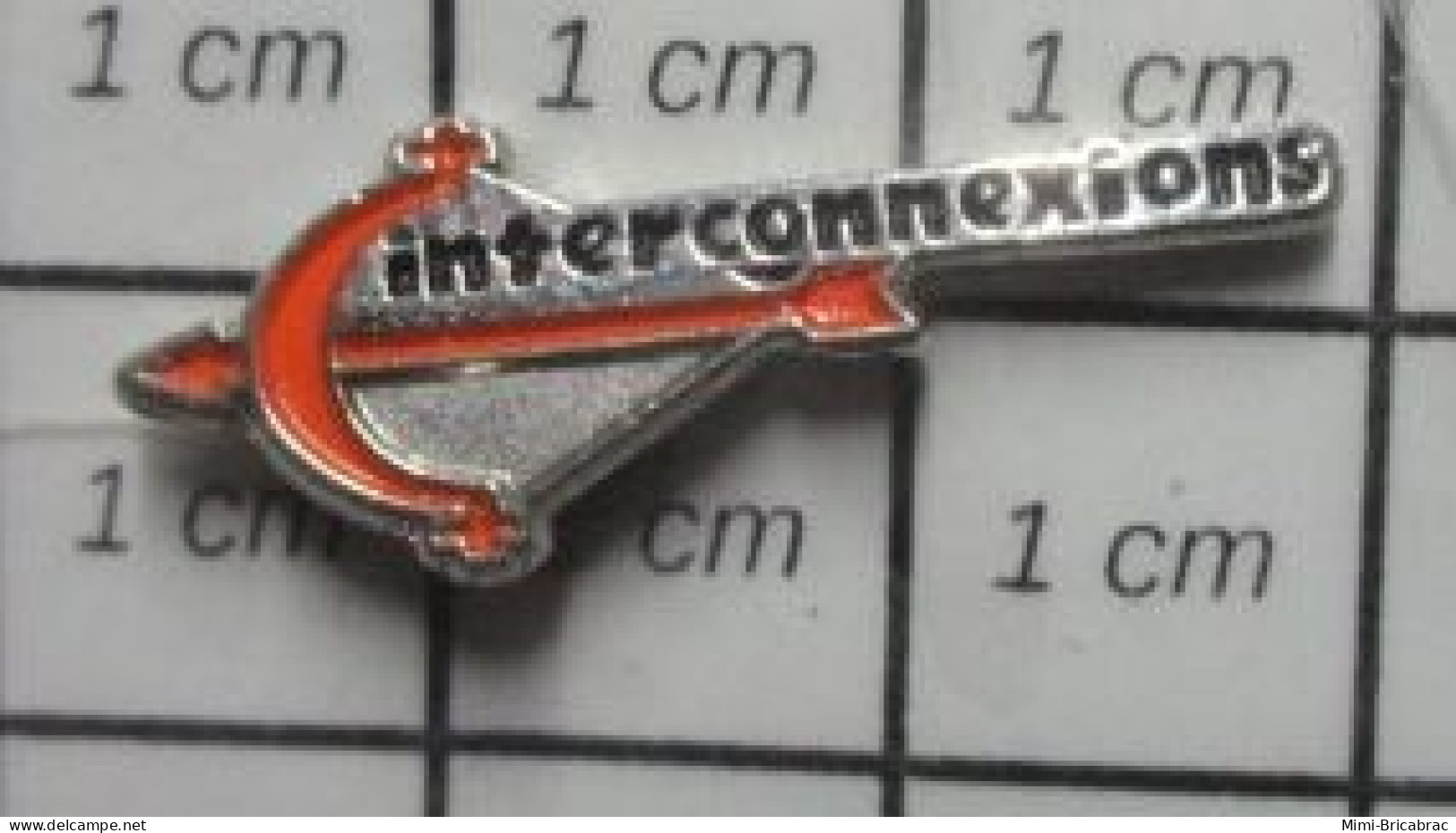 511B Pin's Pins / Beau Et Rare / MARQUES / ARC ET FLECHE ORANGES INTERCONNEXIONS - Marques