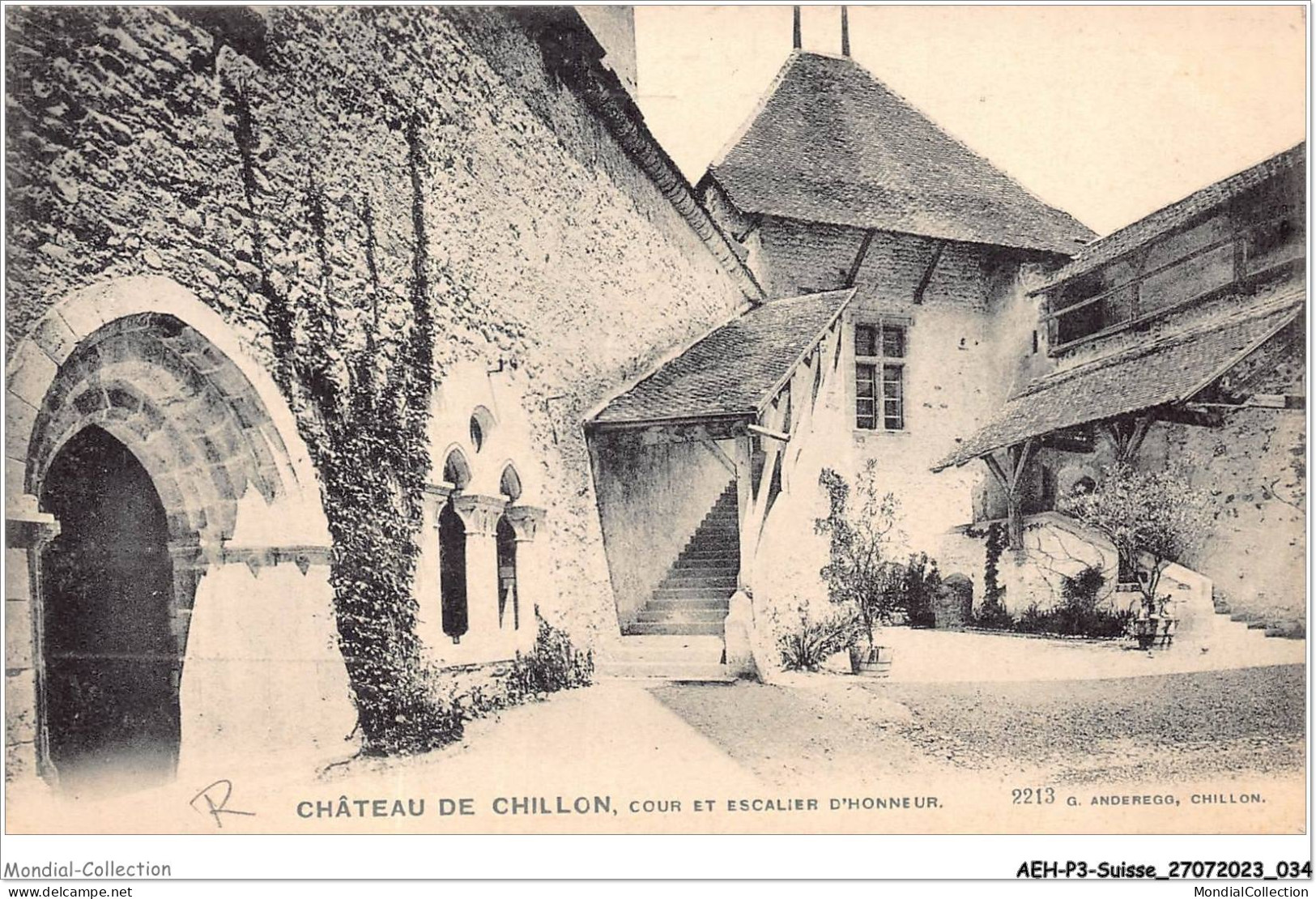 AEHP3-0210- SUISSE - CHÂTEAU DE CHILLON - COUR ET ESCALIER D'HONNEUR - Veytaux