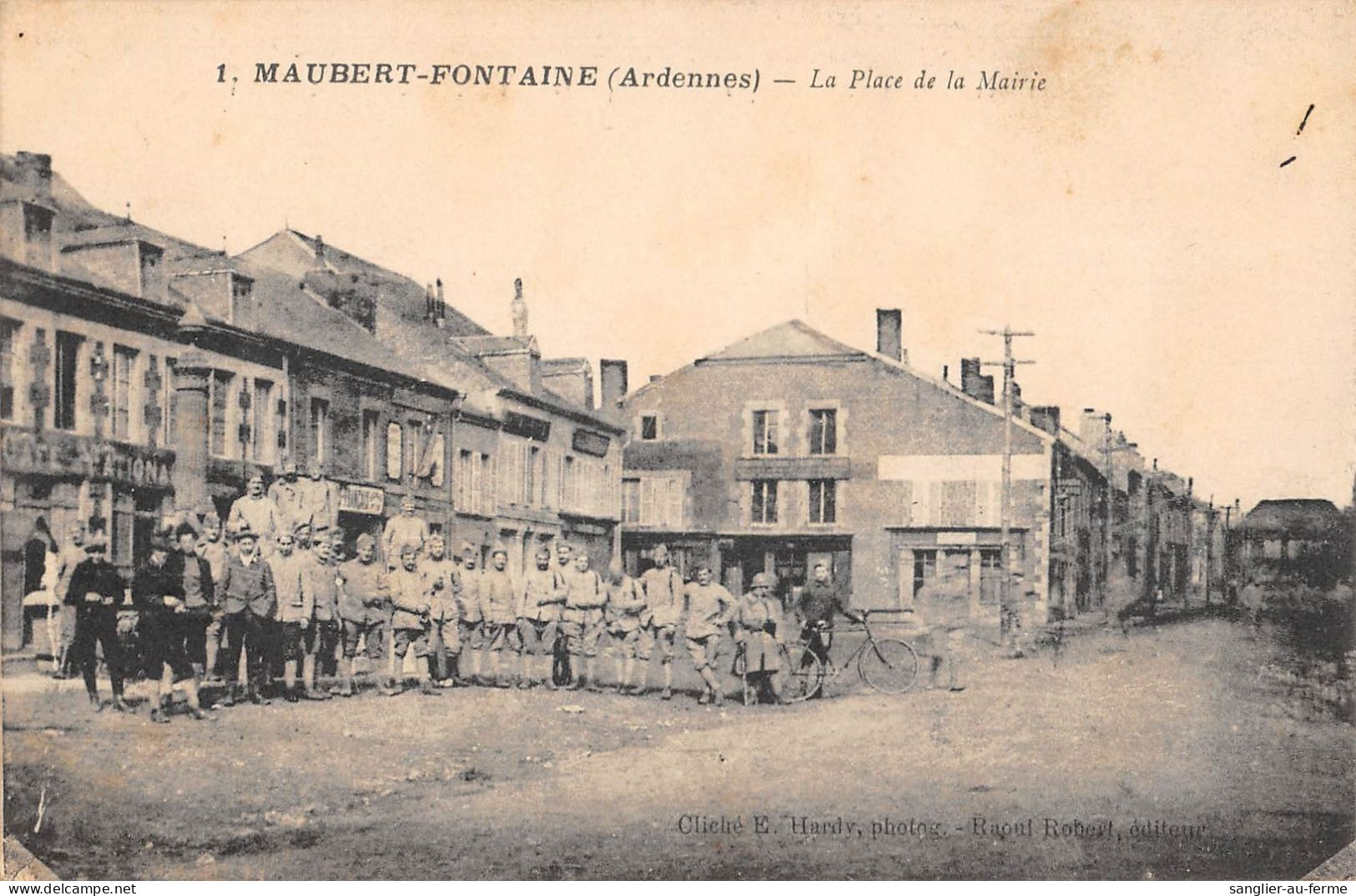 CPA 08 MAUBERT FONTAINE / LA PLACE DE LA MAIRIE - Altri & Non Classificati