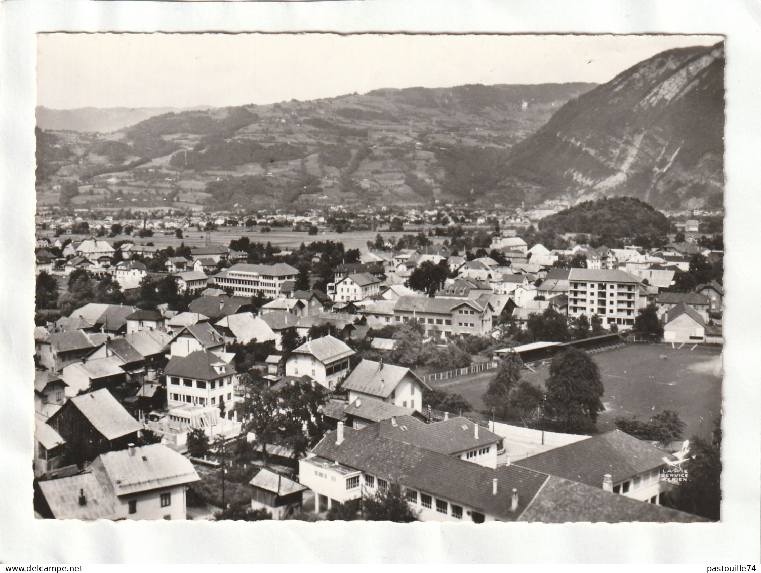 CPM. 15 X 10,5  -  EN  AVION  AU-DESSUS  DE...1 -  SCIONZIER  - Vue Générale - Scionzier