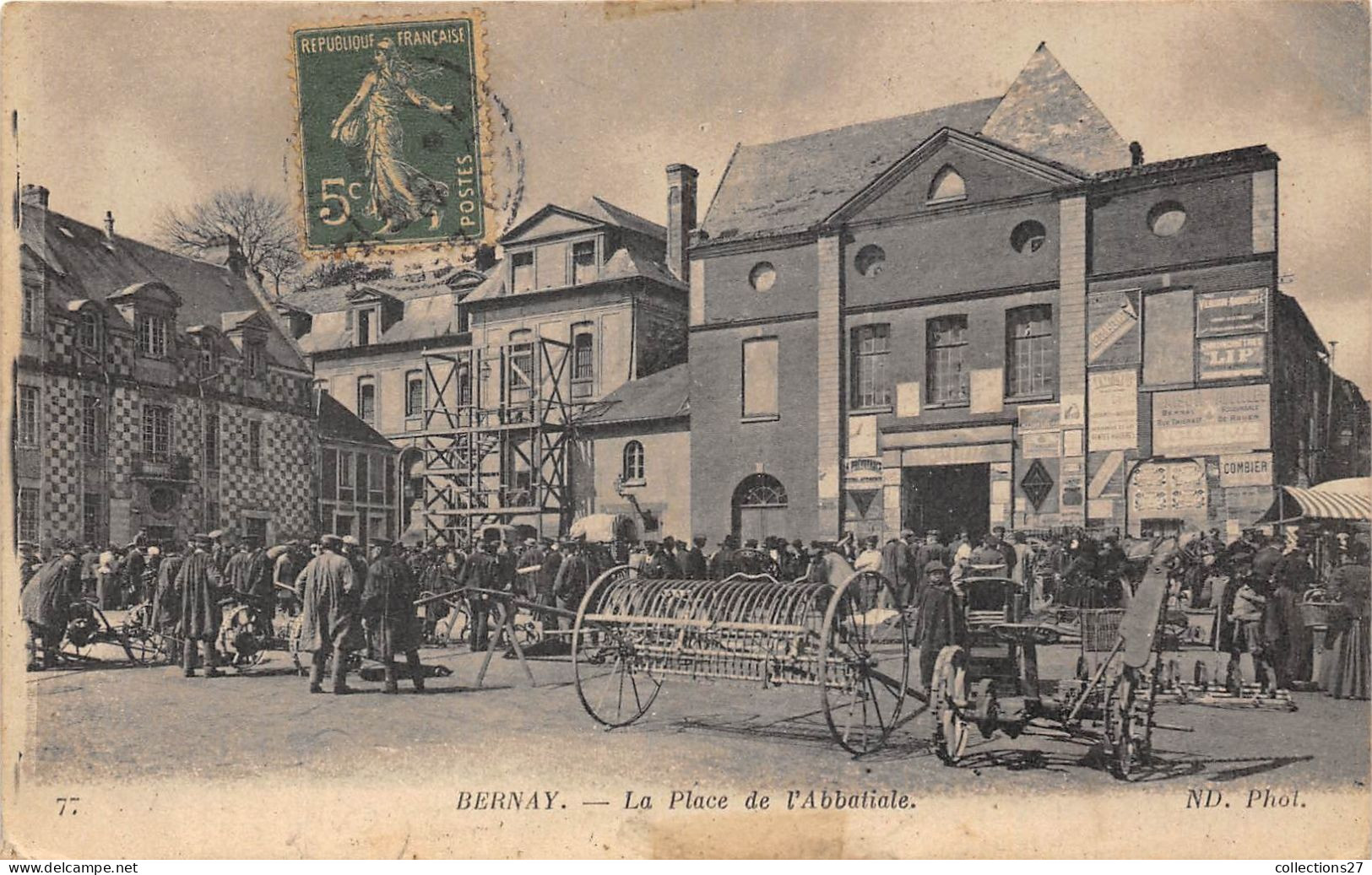 27-BERNAY- LA PLACE DE L'ABBATIALE - Bernay