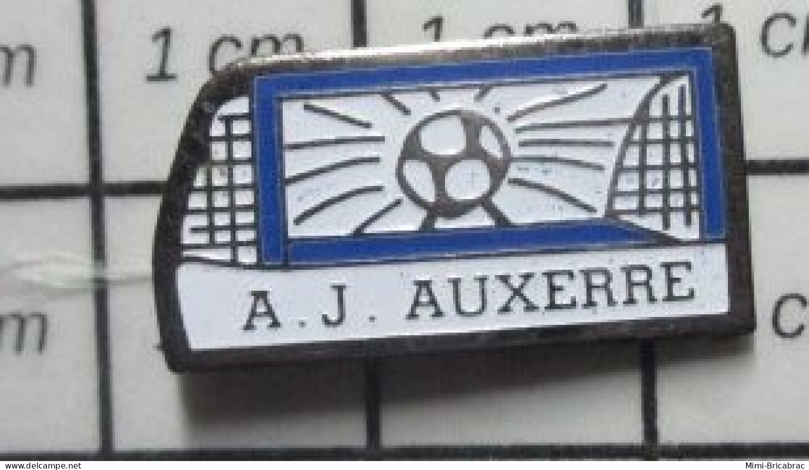 511B Pin's Pins : Rare Et Belle Qualité : SPORTS / CLUB DE FOOT AJA AUXERRE - Voetbal