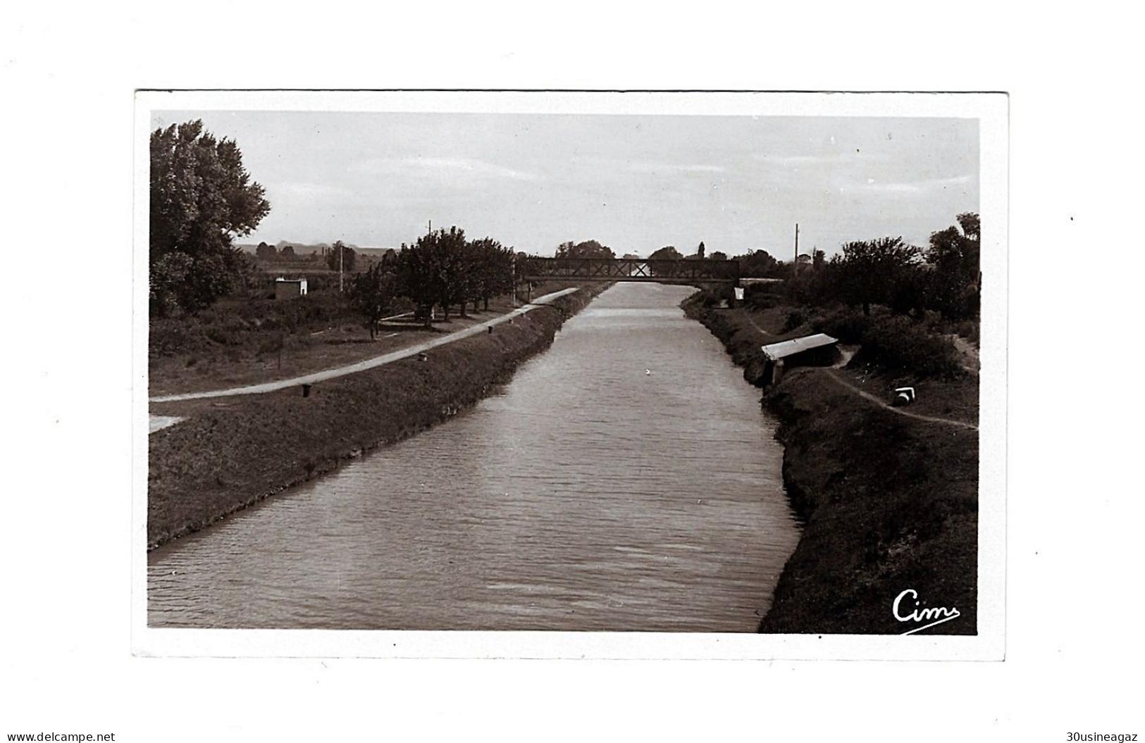 CPA   Cpsm 30 Bellegarde Vue Du Canal Vers Beaucaire Non écrite - Bellegarde