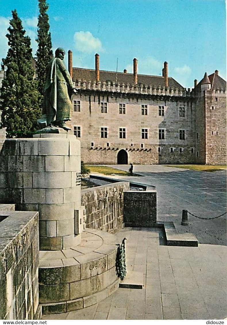 Portugal - Guimaraes - Monumento D. Afonso Henriques E Casa Dos Duques De Bragança - Monument De D. Afonso Henriques Et  - Braga