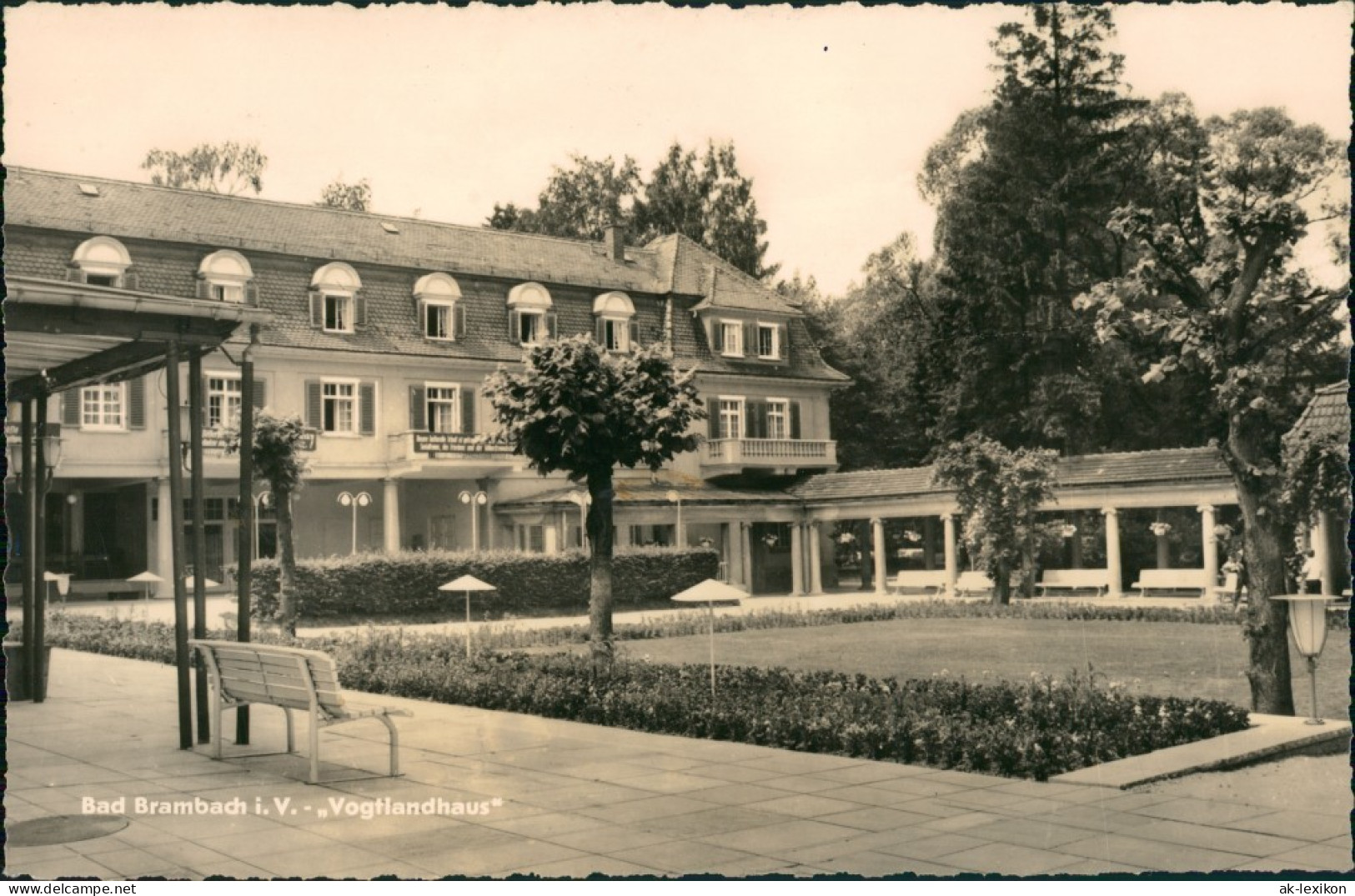 Ansichtskarte Bad Brambach Hofansicht Parkanlage Wandelgang 1965 - Bad Brambach