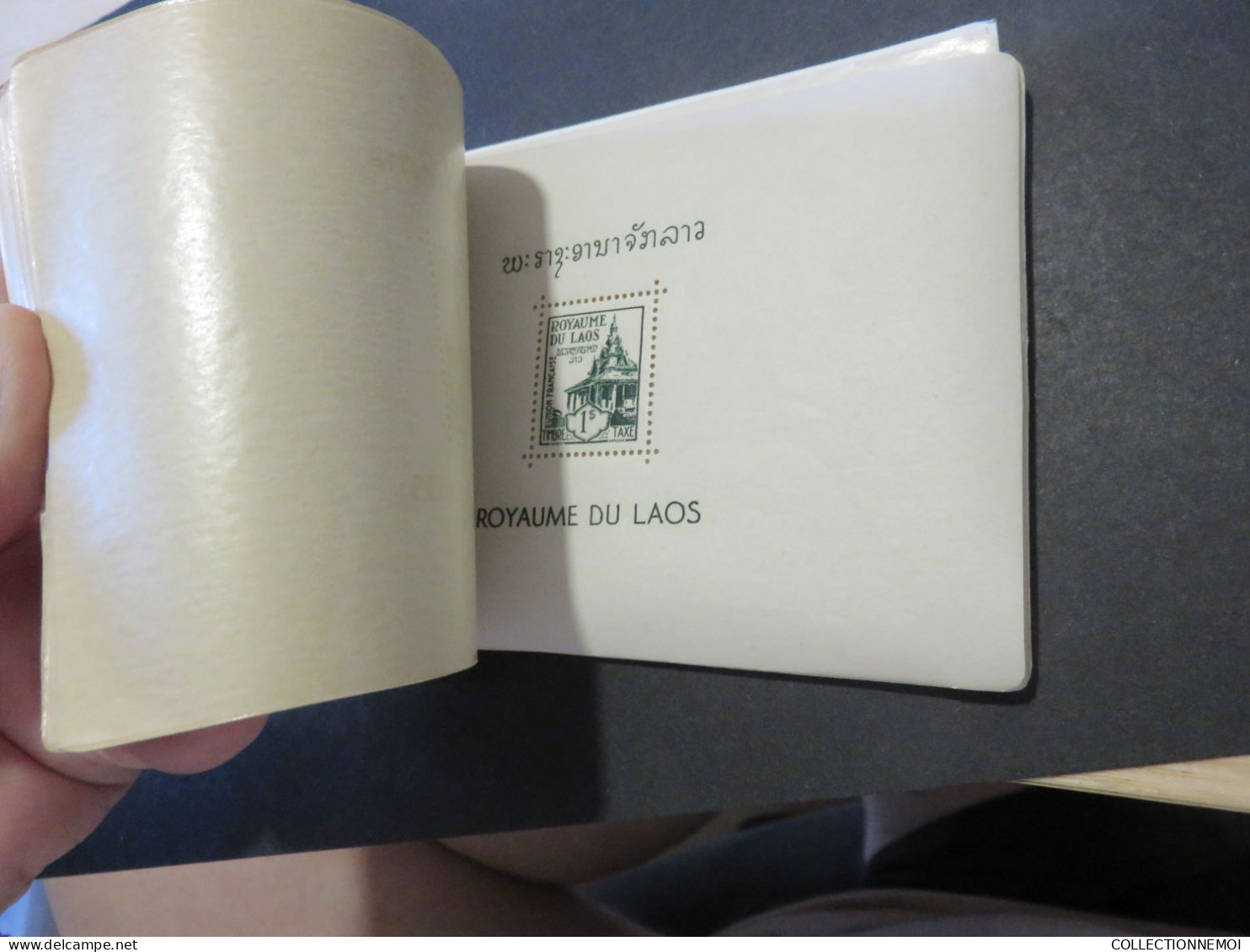 CARNET DU LAOS   ,,26 feuillets complet ,avec des feuillets cristal de protection et SANS CHARNIERE