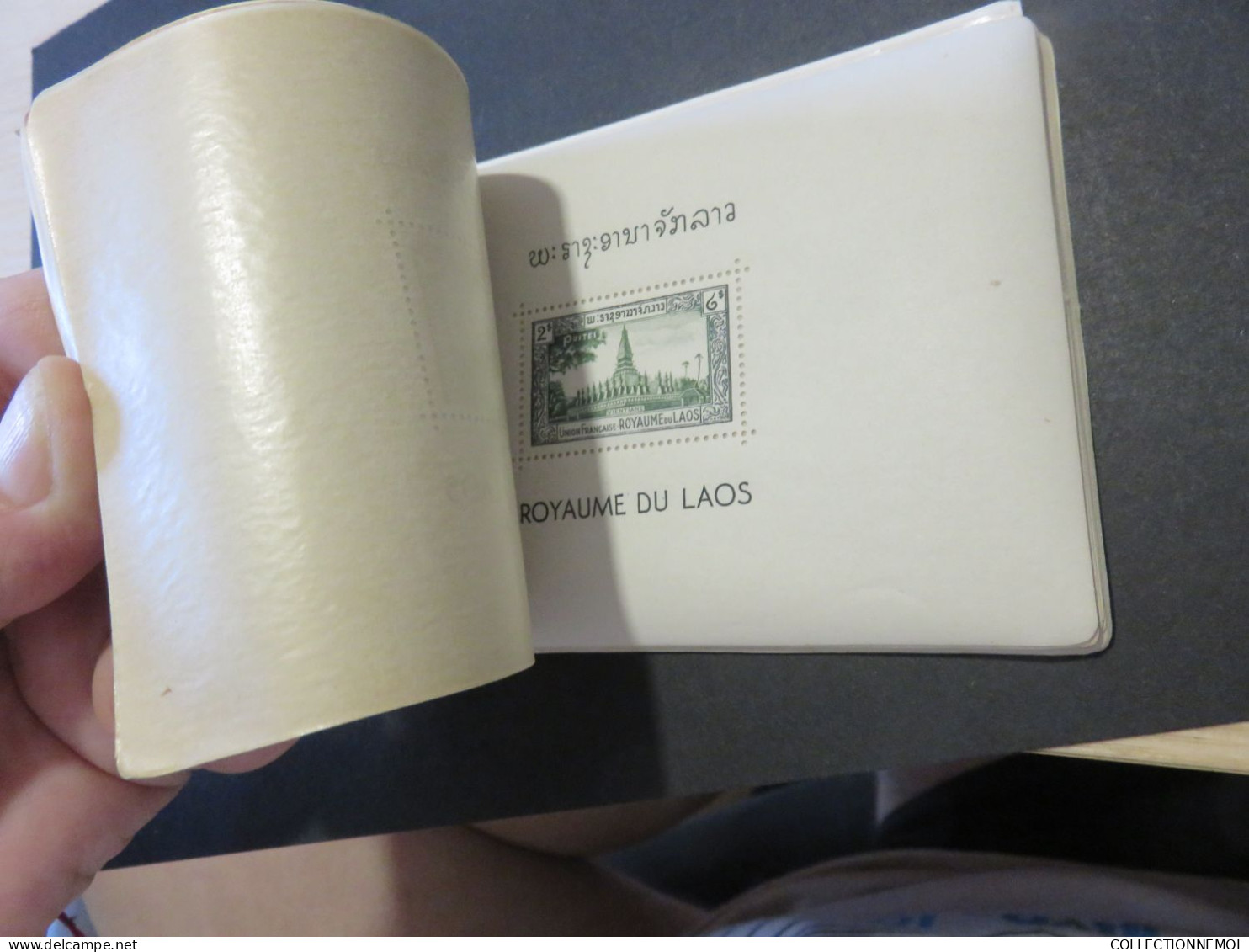 CARNET DU LAOS   ,,26 feuillets complet ,avec des feuillets cristal de protection et SANS CHARNIERE