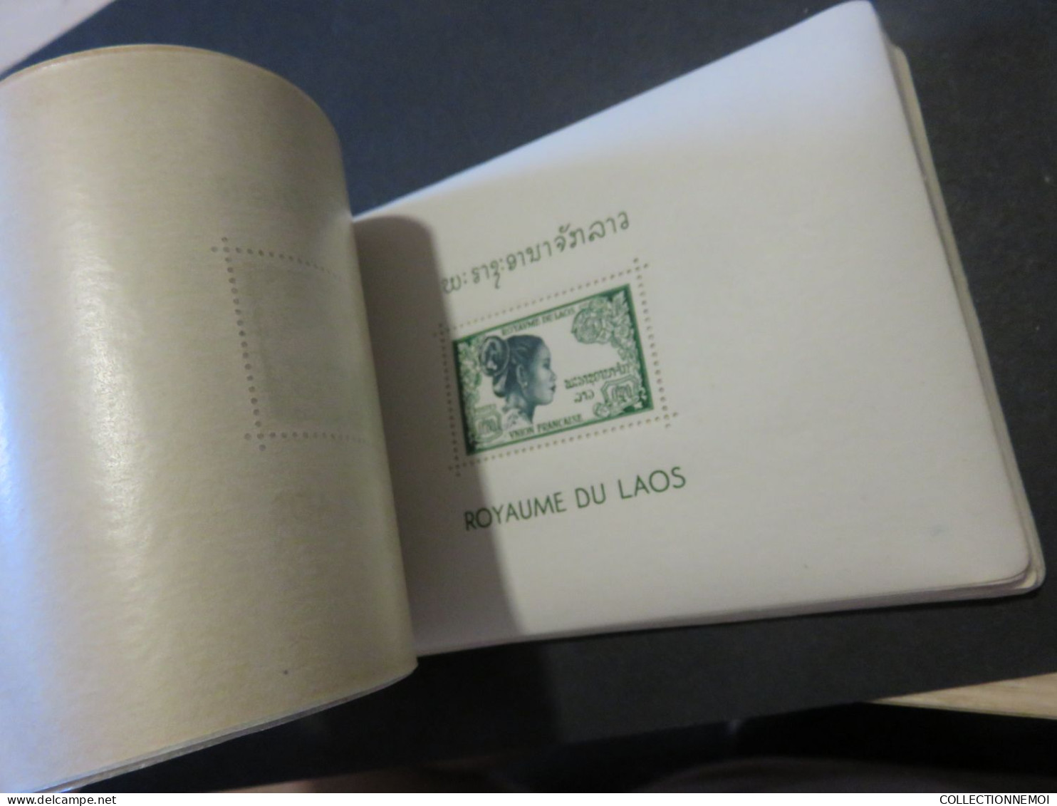 CARNET DU LAOS   ,,26 feuillets complet ,avec des feuillets cristal de protection et SANS CHARNIERE