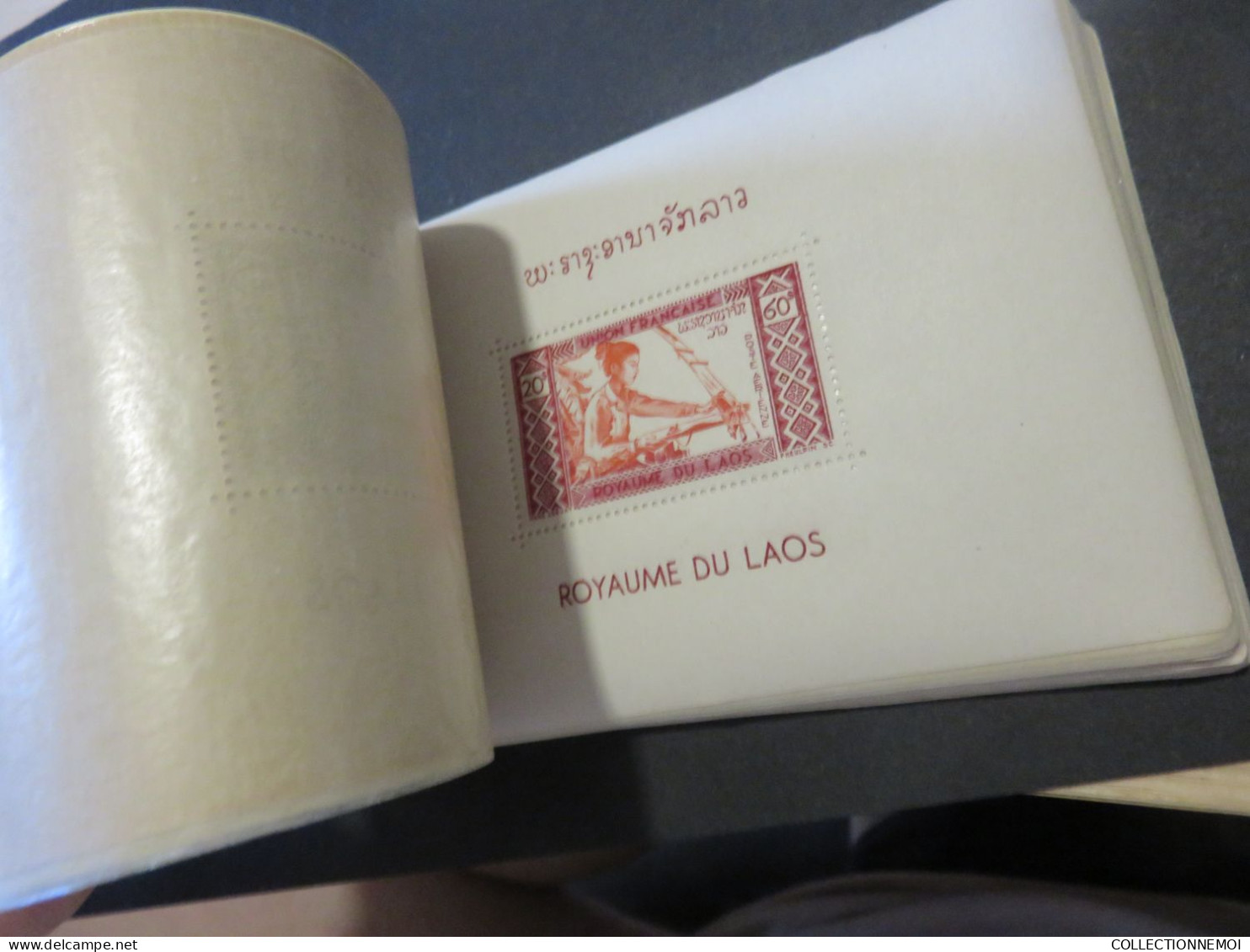 CARNET DU LAOS   ,,26 feuillets complet ,avec des feuillets cristal de protection et SANS CHARNIERE