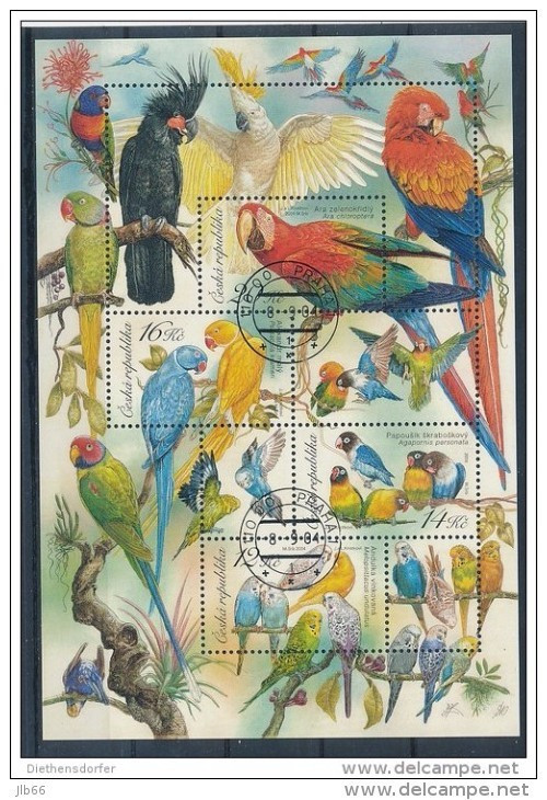 2004 : BF 18 ** Faune - Oiseaux D'élevage Perroquets Et Perruches - Blocks & Kleinbögen