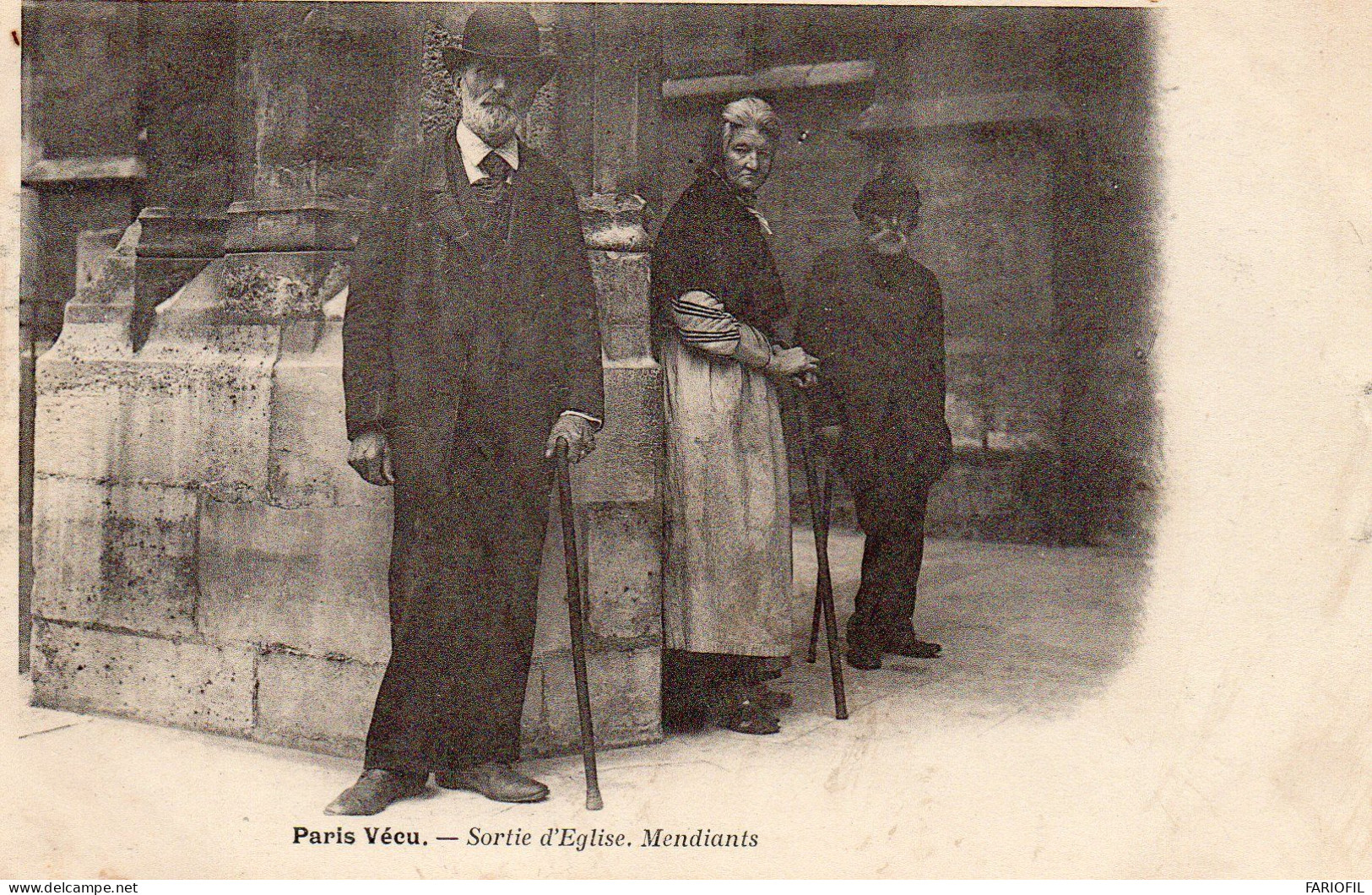 CPA  : Paris Vécu. - Sortie D' Eglise . Mendiants . - Loten, Series, Verzamelingen