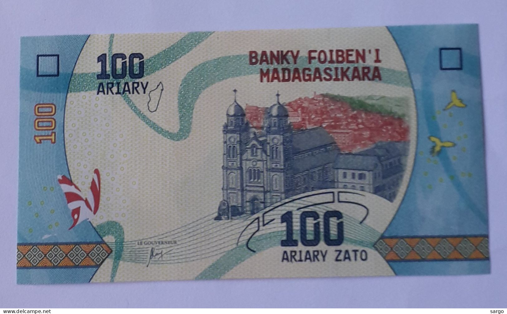 MADAGASCAR - 100 ARIARY - P 97 - 2017 UNC - BANKNOTES - PAPER MONEY - CARTAMONETA - - Madagascar