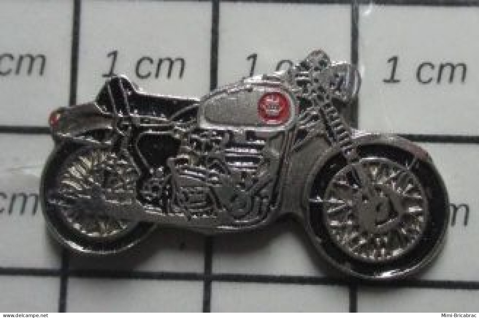 511B Pin's Pins / Beau Et Rare / MOTOS + MOTO RETRO ANNEES 60/70 ACIER ET NOIR - Motorbikes