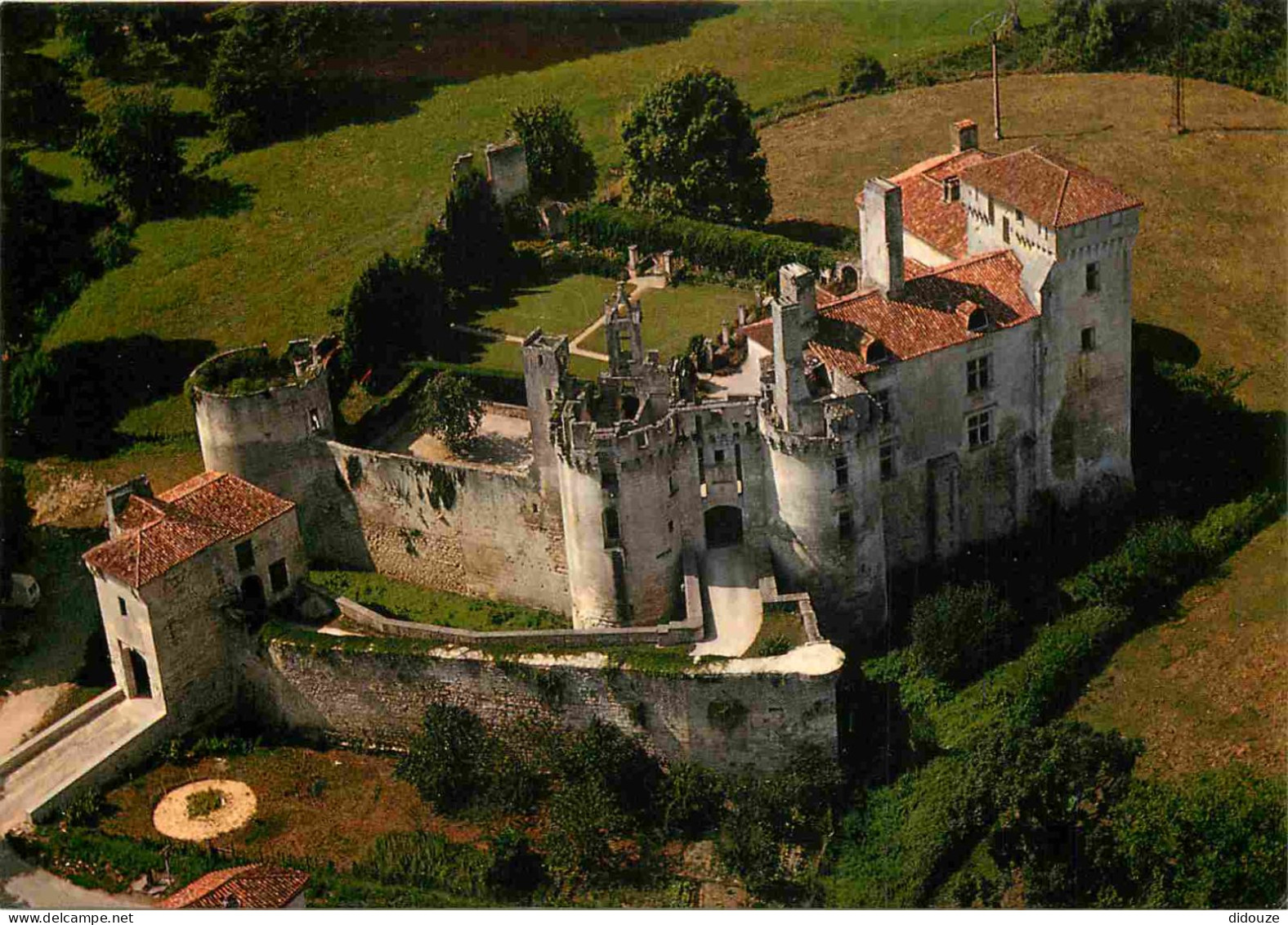 Chateaux - Château De Mareuil à Mareuil Sur Belle - Vue Aérienne - Dordogne - CPM - Carte Neuve - Voir Scans Recto-Verso - Castles