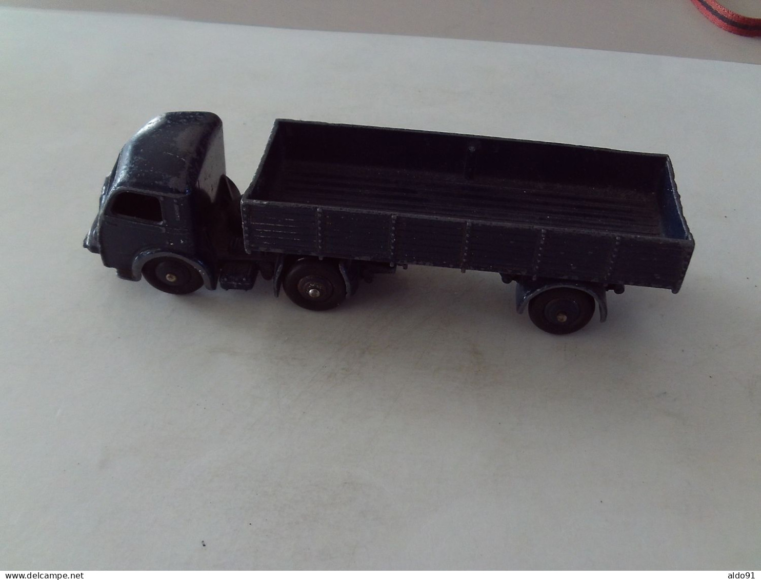 (Modèle Réduit - Dinky Toys)  -  TRACTEUR PANHARD Et REMORQUE.........voir Scans - Camions, Bus Et Construction