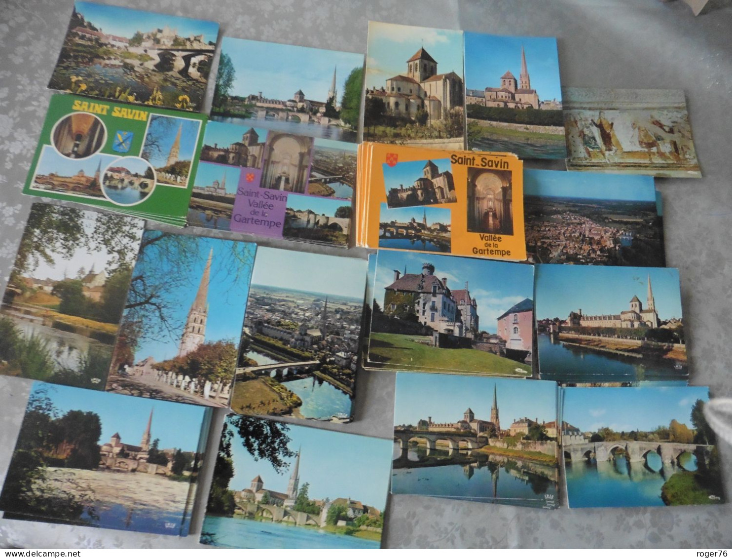 156     CARTES POSTALES  VIERGES   DE   ST   SAVIN  (86) - 100 - 499 Cartoline