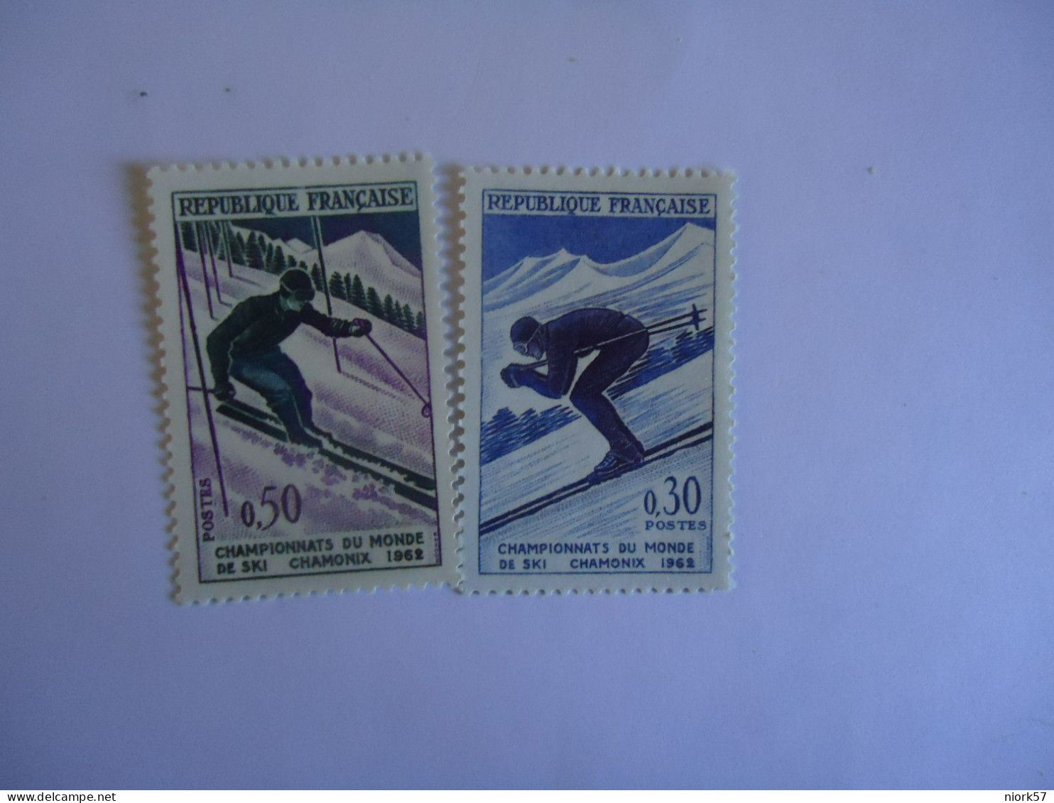 FRANCE  MNH  2 STAMPS SKIING  CHAMONIX 1962 - Ski