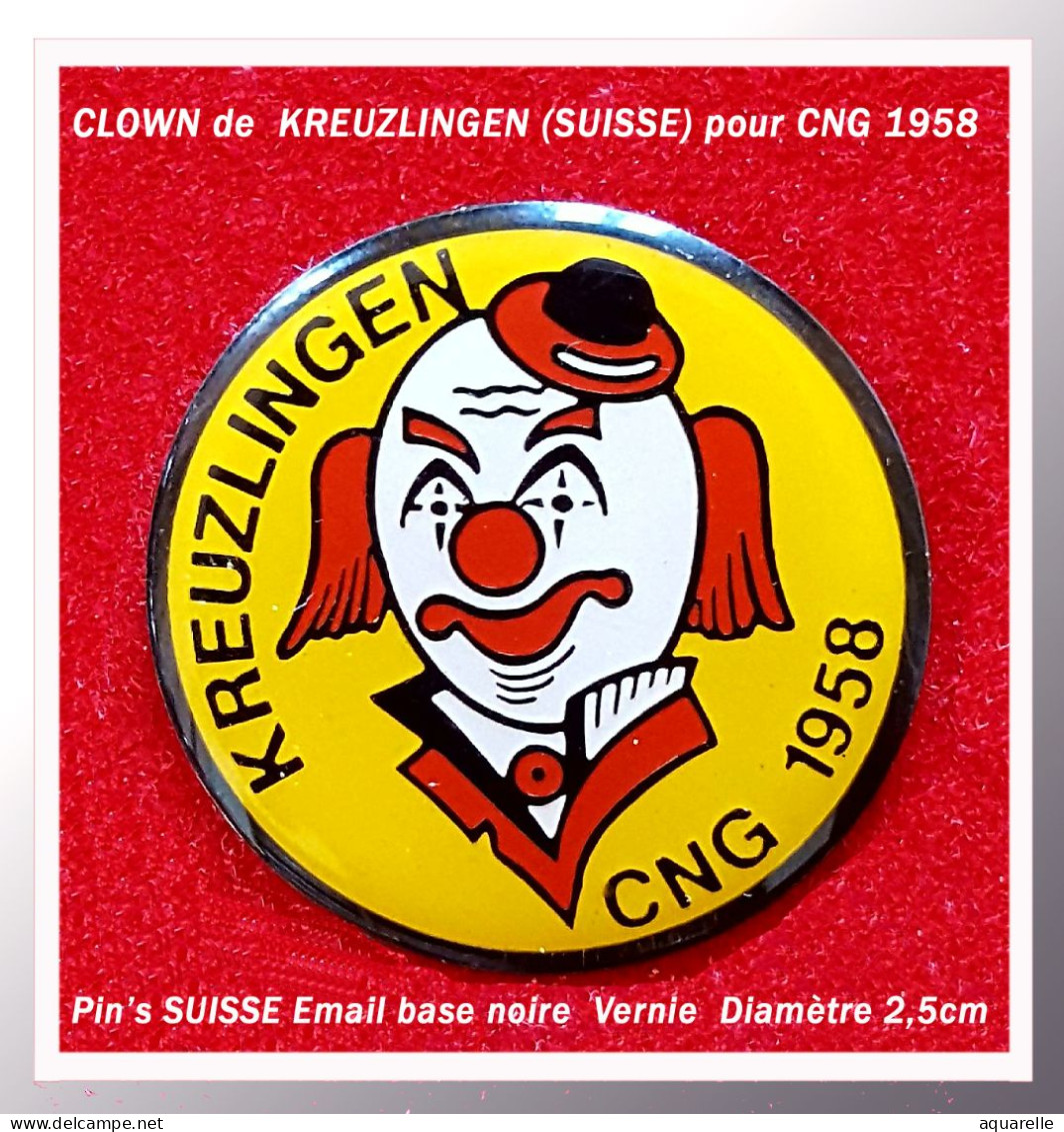 SUPER PIN'S "CLOWN"  CNG 1958, CARNAVAL De KREUZINGEN  Signé Poly Pin's, Diamètre 2,5cm - Personnes Célèbres