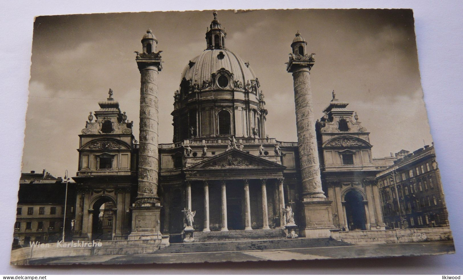 Wien, Vienna - Karlskirche - Églises