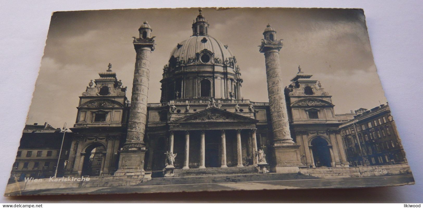 Wien, Vienna - Karlskirche - Églises