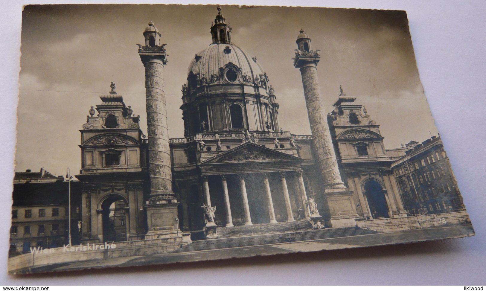 Wien, Vienna - Karlskirche - Églises