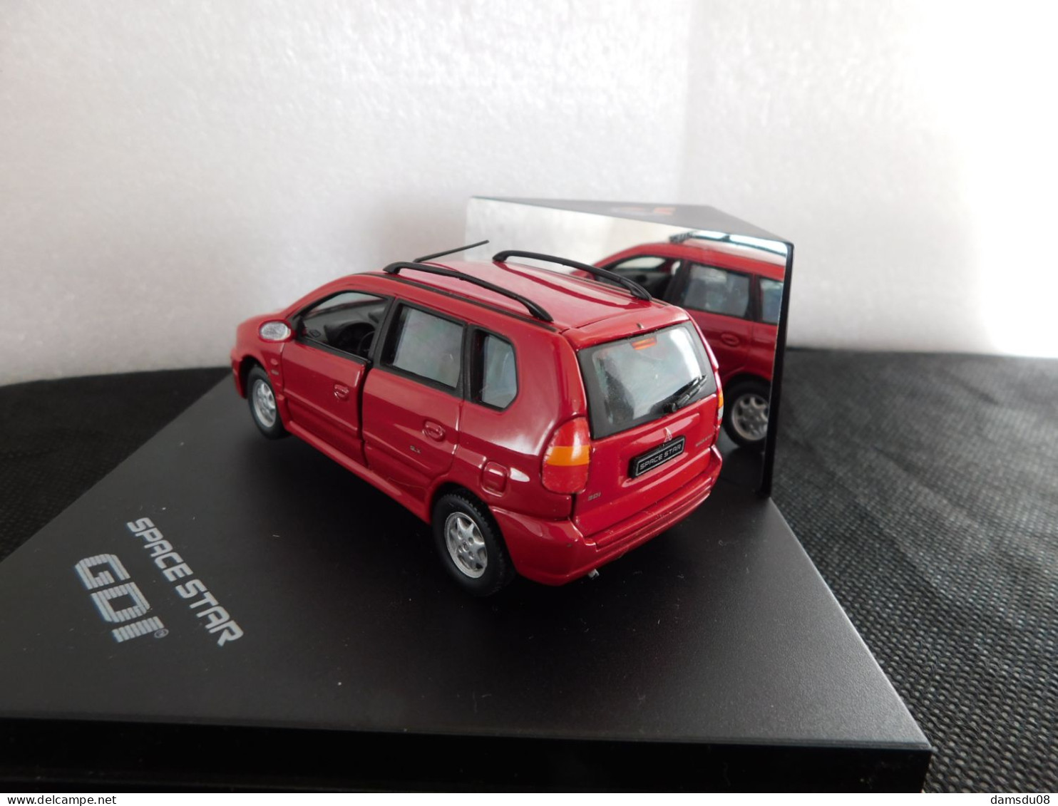 Vitesse Mitsubishi Space Star Rouge  Echelle 1/43 En Boite Vitrine Et Surboite Carton - Vitesse