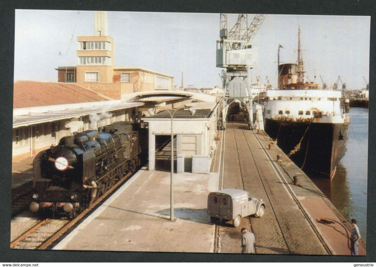 Photo-carte Moderne "Le Train La Flèche D'Or En Gare De Calais-Maritime - Années 50 - SNCF" - Stations With Trains