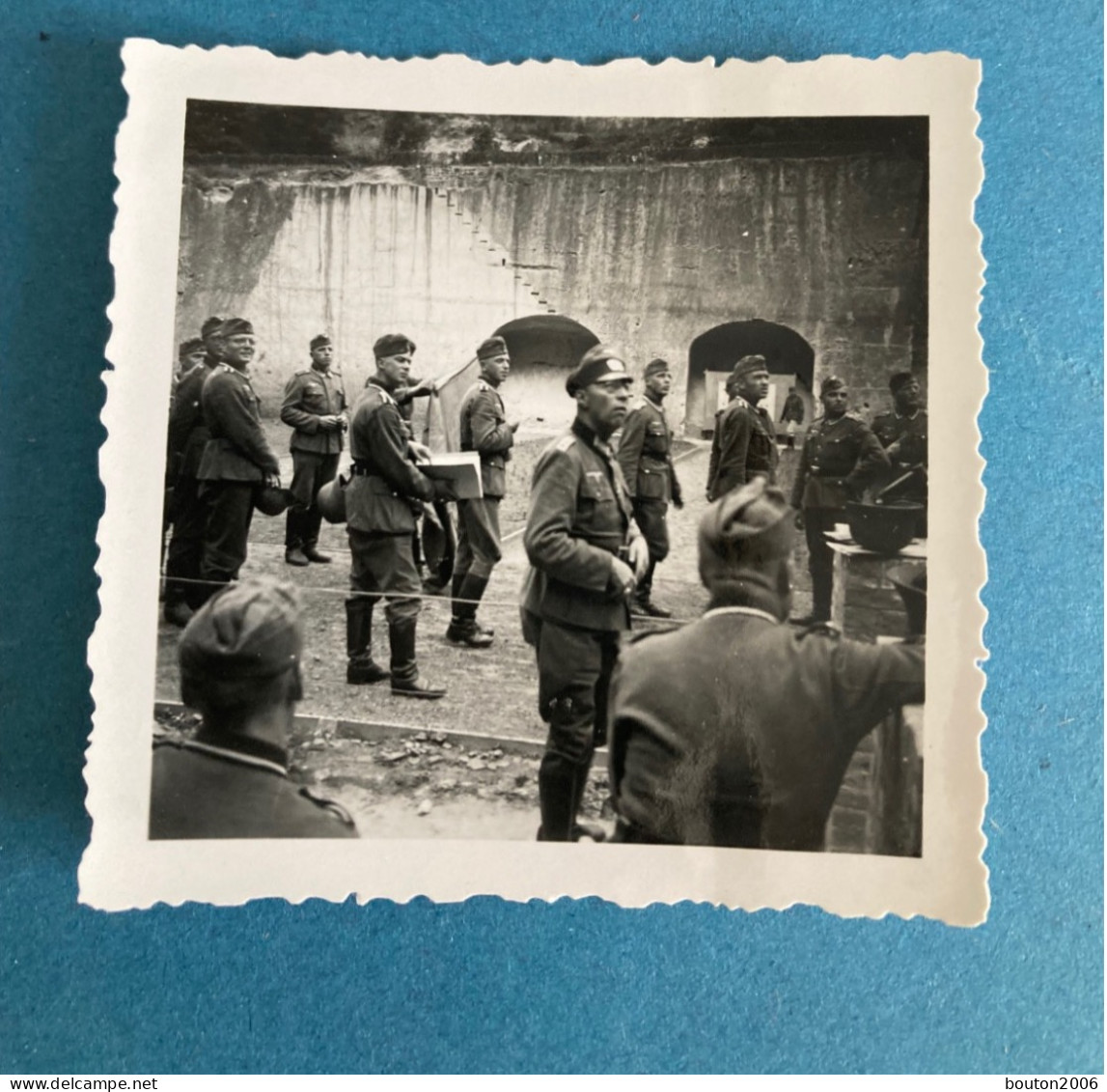 Photo WWII Allemande Valkenburg MAASTRICHT Hört Was Kommt Von Oben  IR 83 IR 151 - 1939-45