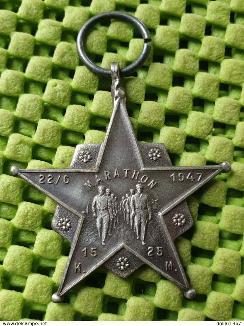 Medaille:   K.Marathon M ( Maastricht ) 22-6-1947. . -  Original Foto  !!  Medallion  Dutch - Other & Unclassified