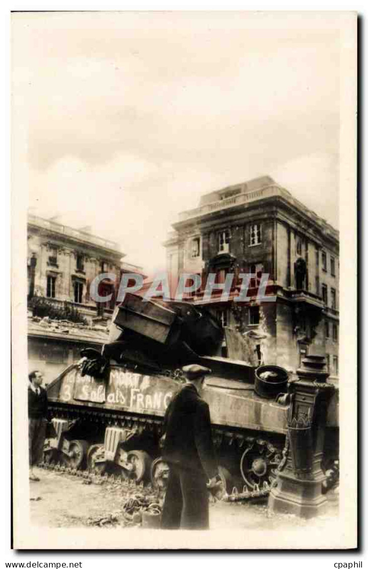 CPM Militaria 2eme Guerre Mondiale Liberation De Paris Au Quai D&#39Orsay Tank - Guerre 1939-45