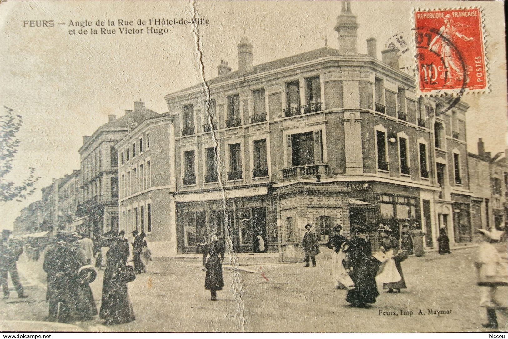 Cpa FEURS 42 - Angle De La Rue De L'Hôtel De Ville Et De La Rue Victor Hugo (animée) - Feurs